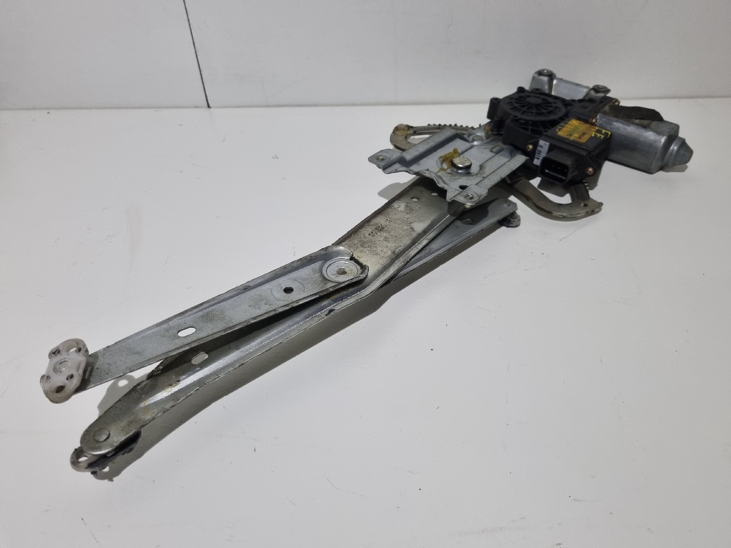 Motor e elevador de vidro frente esquerdo OPEL CORSA B (S93) | 93 - 02 Imagem-1