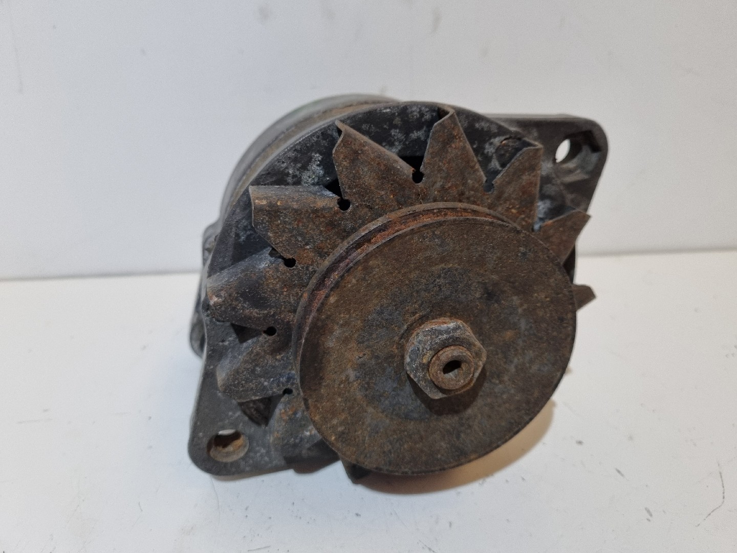 Alternador IVECO DAILY I Camião de plataforma/chassis | 78 - 99