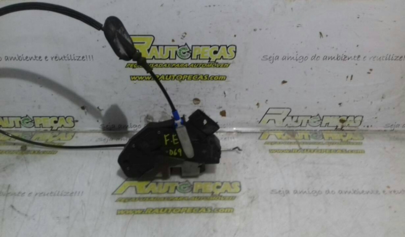 Fecho da Porta Frente Esquerdo FORD FIESTA VI (CB1, CCN) | 08 - 