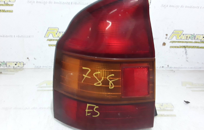 Farolim Stop Esquerdo MAZDA 323 S V (BA) | 92 - 03