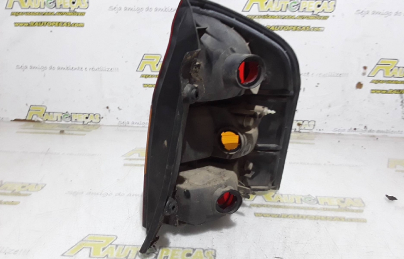 Farolim Stop Esquerdo MAZDA 323 S V (BA) | 92 - 03 Imagem-1