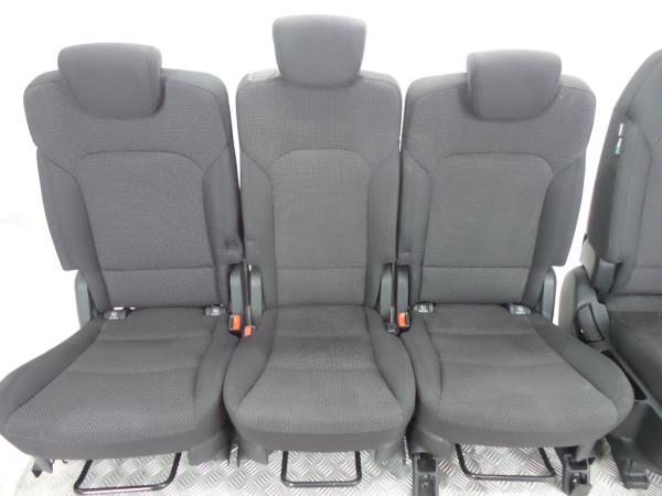 Kia carens outlet isofix