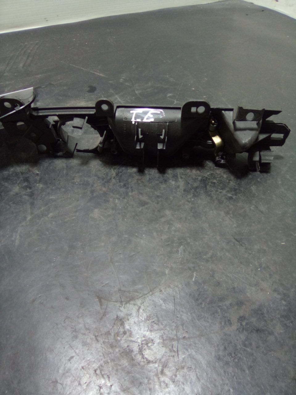 Puxador Interior Trás Esq AUDI A3 (8P1) | 03 - 13 Imagem-1