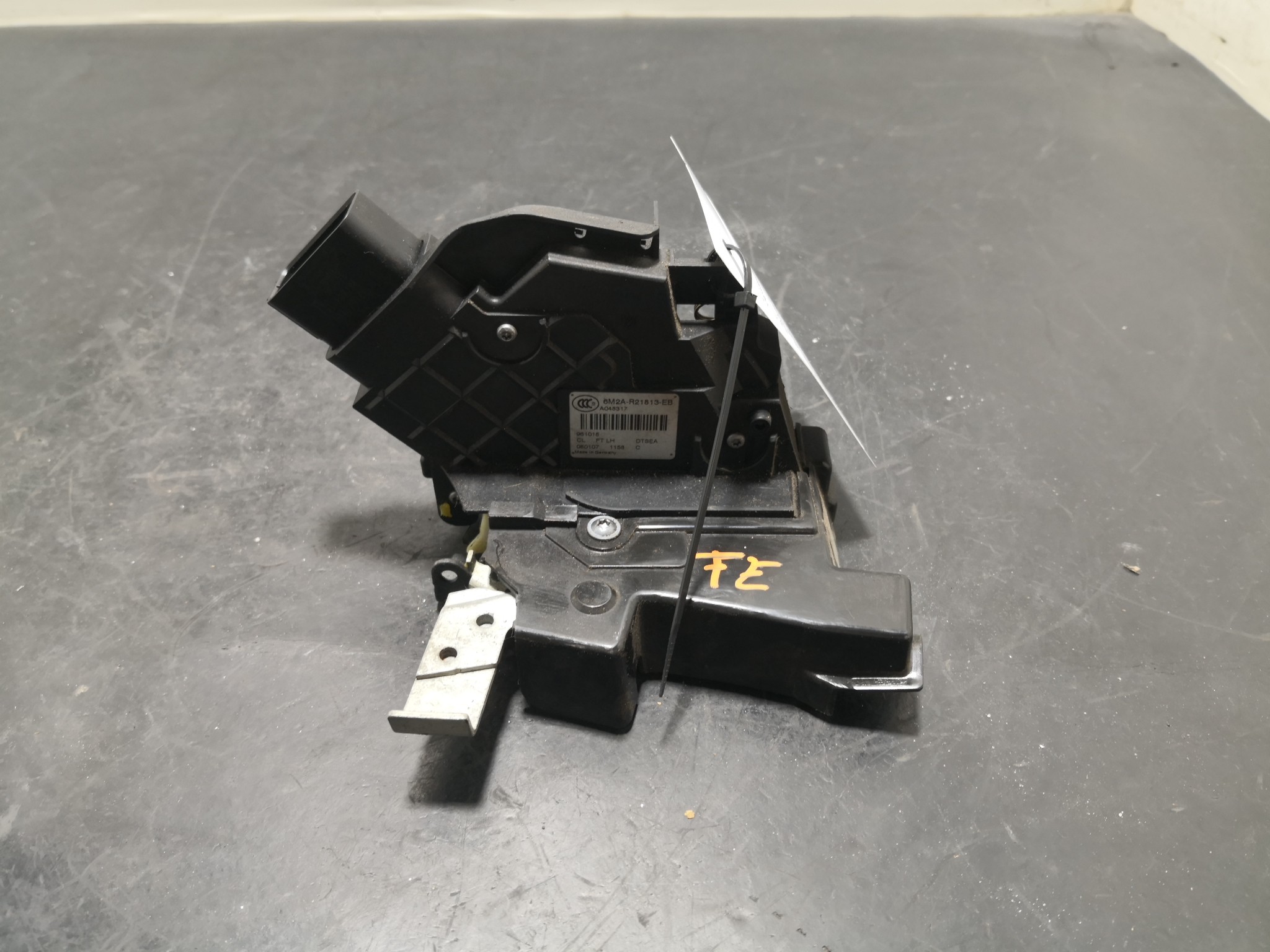 Fecho da Porta Frente Esq FORD - ID S_88613