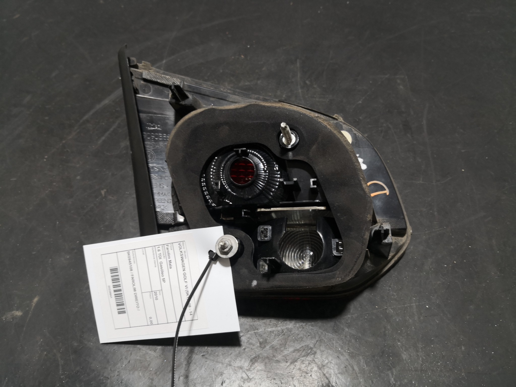 Farolim Mala VOLKSWAGEN GOLF VI (5K1) | 08 - 14 Imagem-1