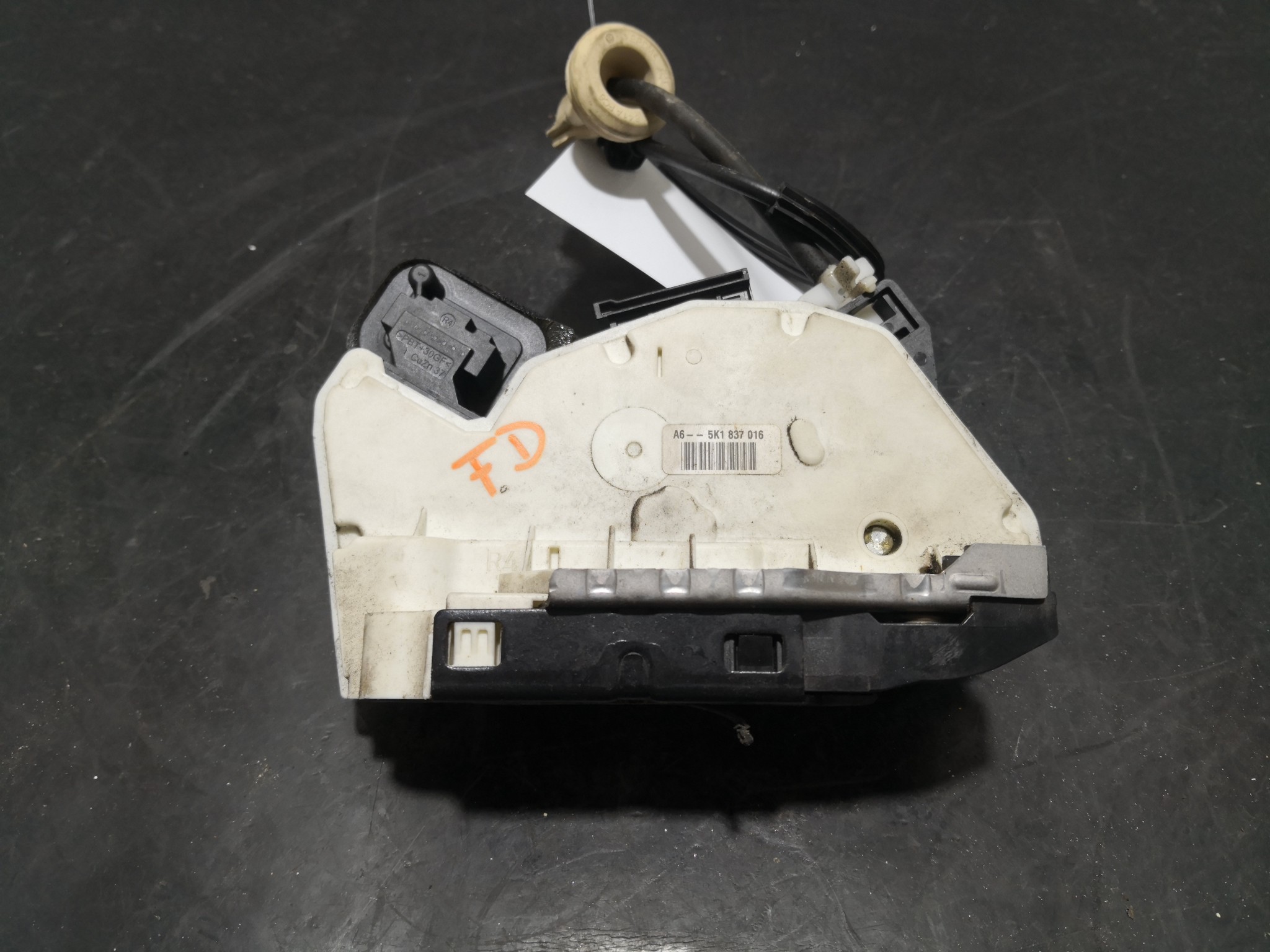 Fecho da Porta Frente Dto VOLKSWAGEN - ID S_88642