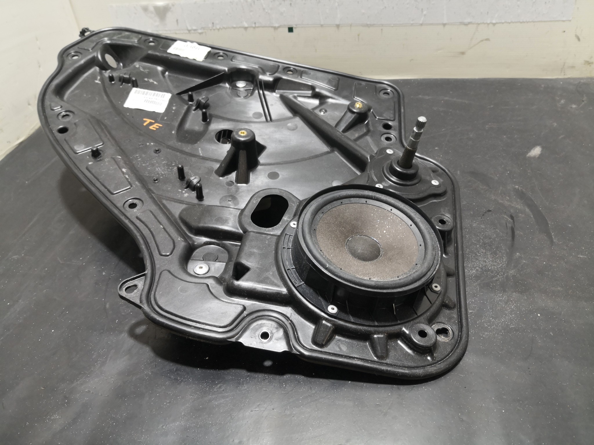 Elevador Trás Esq VOLKSWAGEN - ID S_88639