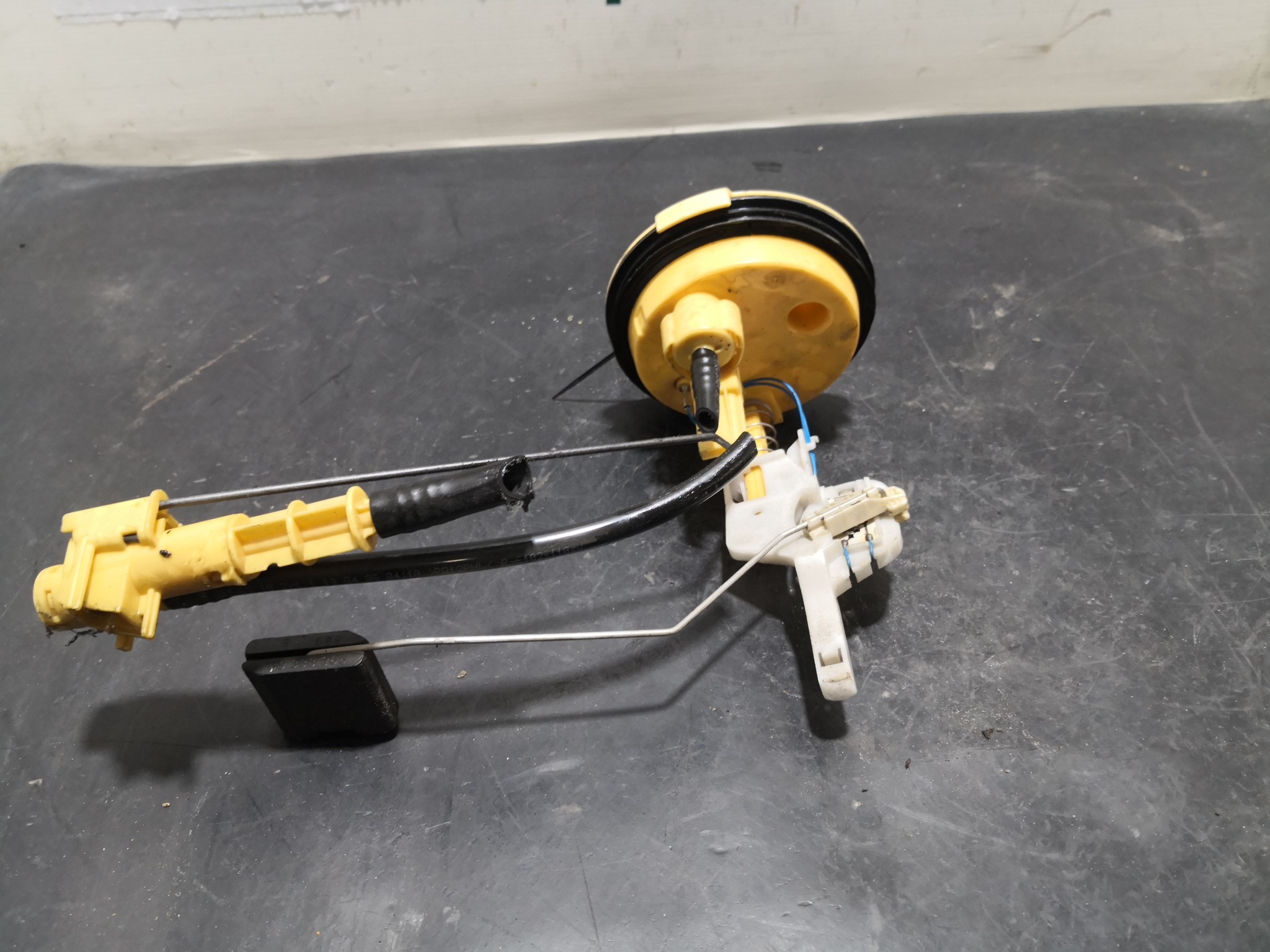 Boia do Combustível BMW - ID S_88682