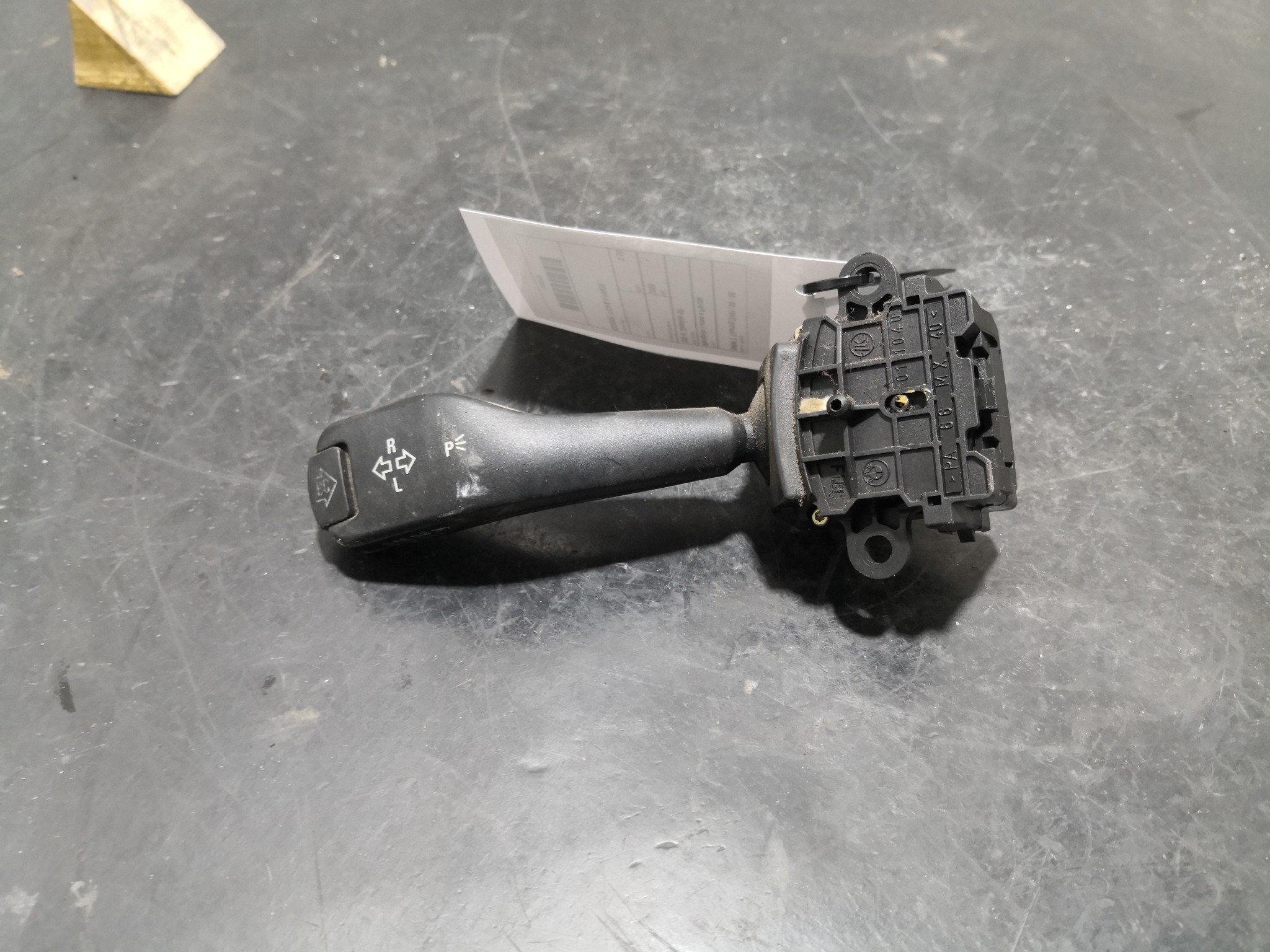 Manipulo Luzes e Piscas BMW - ID S_88722