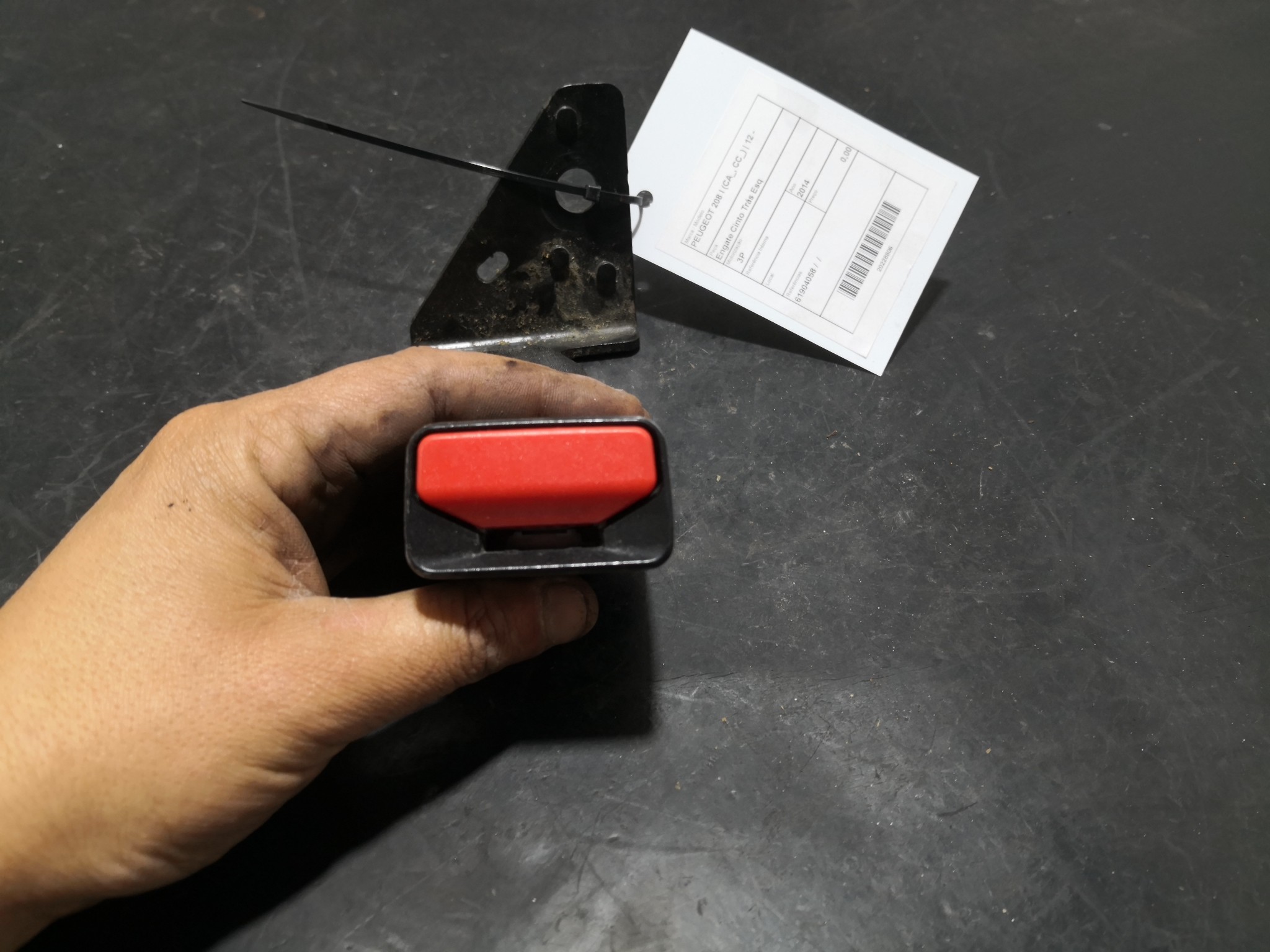 Engate Cinto Trás Esq PEUGEOT 208 I (CA_, CC_) | 12 -  Imagem-1