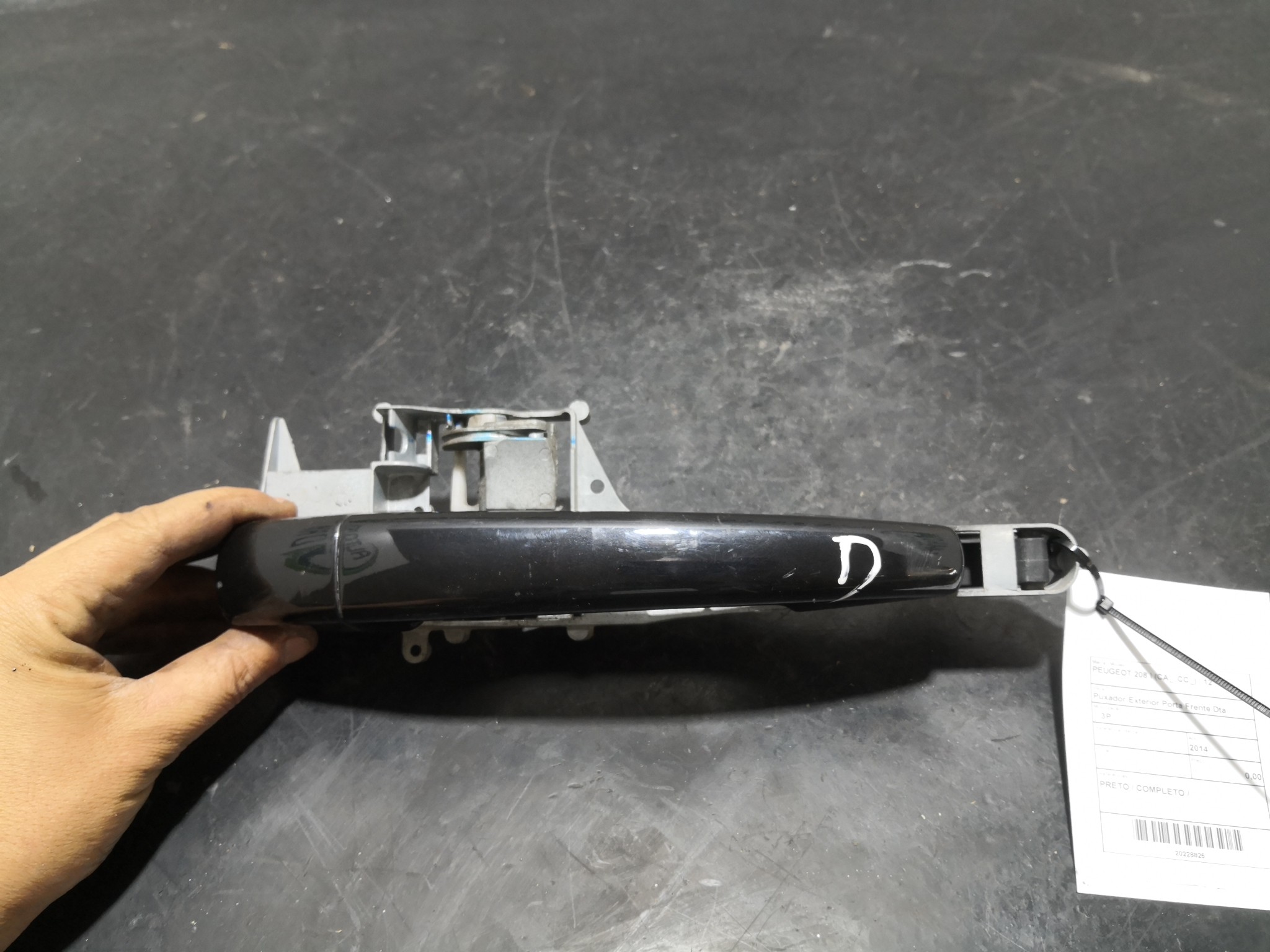 Puxador Exterior Porta Frente Dta PEUGEOT 208 I (CA_, CC_) | 12 -  Imagem-1