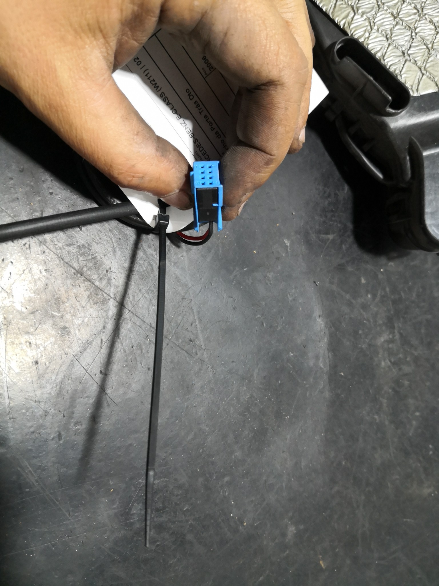 Fecho da Porta Trás Dto MERCEDES-BENZ E-CLASS (W211) | 02 - 09 Imagem-3