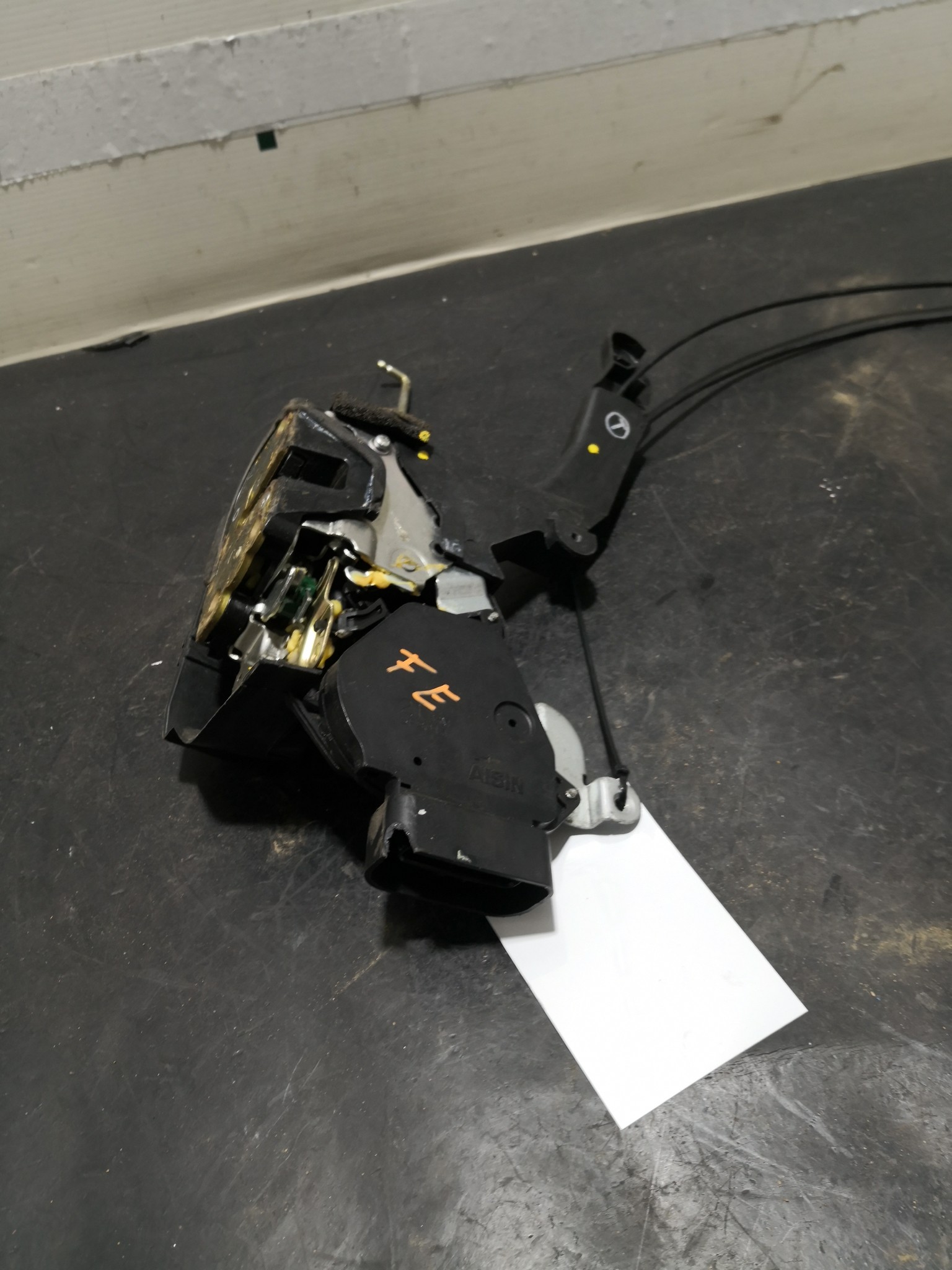 Fecho da Porta Frente Esq TOYOTA - ID S_89013