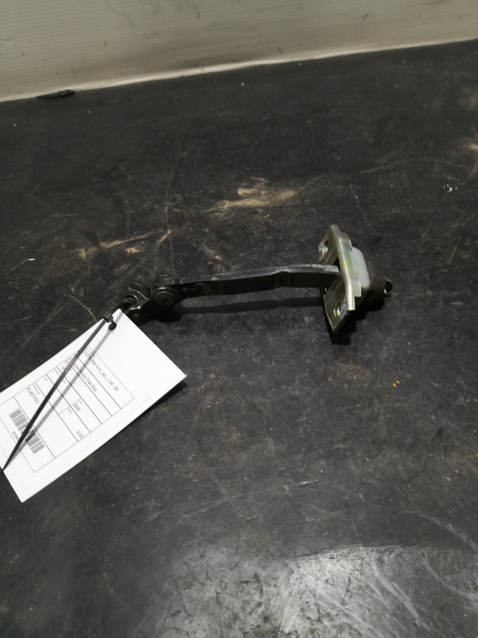 Esticador Porta Trás Esq TOYOTA RAV 4 II (_A2_) | 00 - 05 Imagem-1