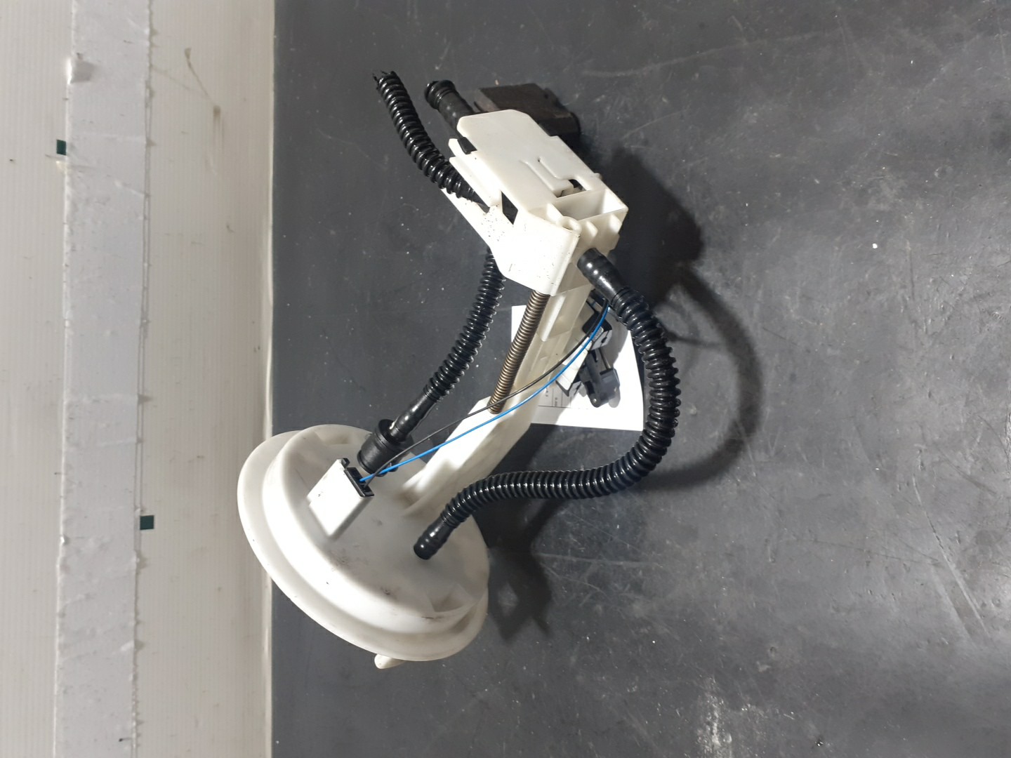 Boia do Combustível MERCEDES-BENZ C-CLASS (W204) | 07 - 15 Imagem-2