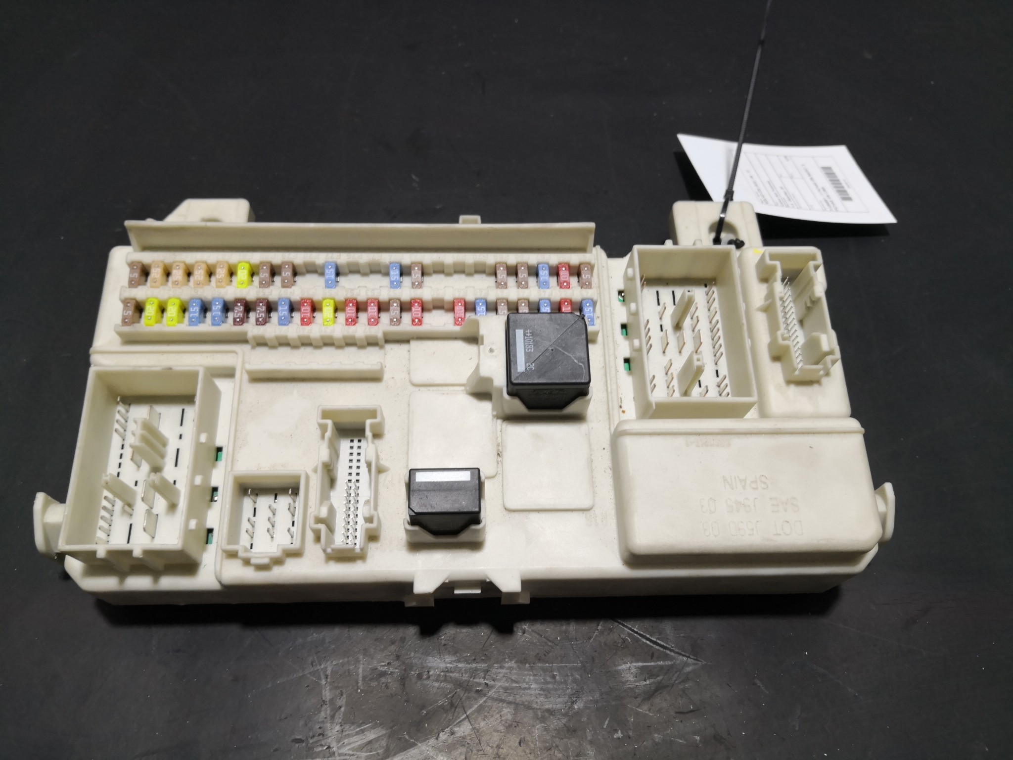 Caixa dos Fusíveis VOLVO C30 (533) | 06 - 13 Imagem-3