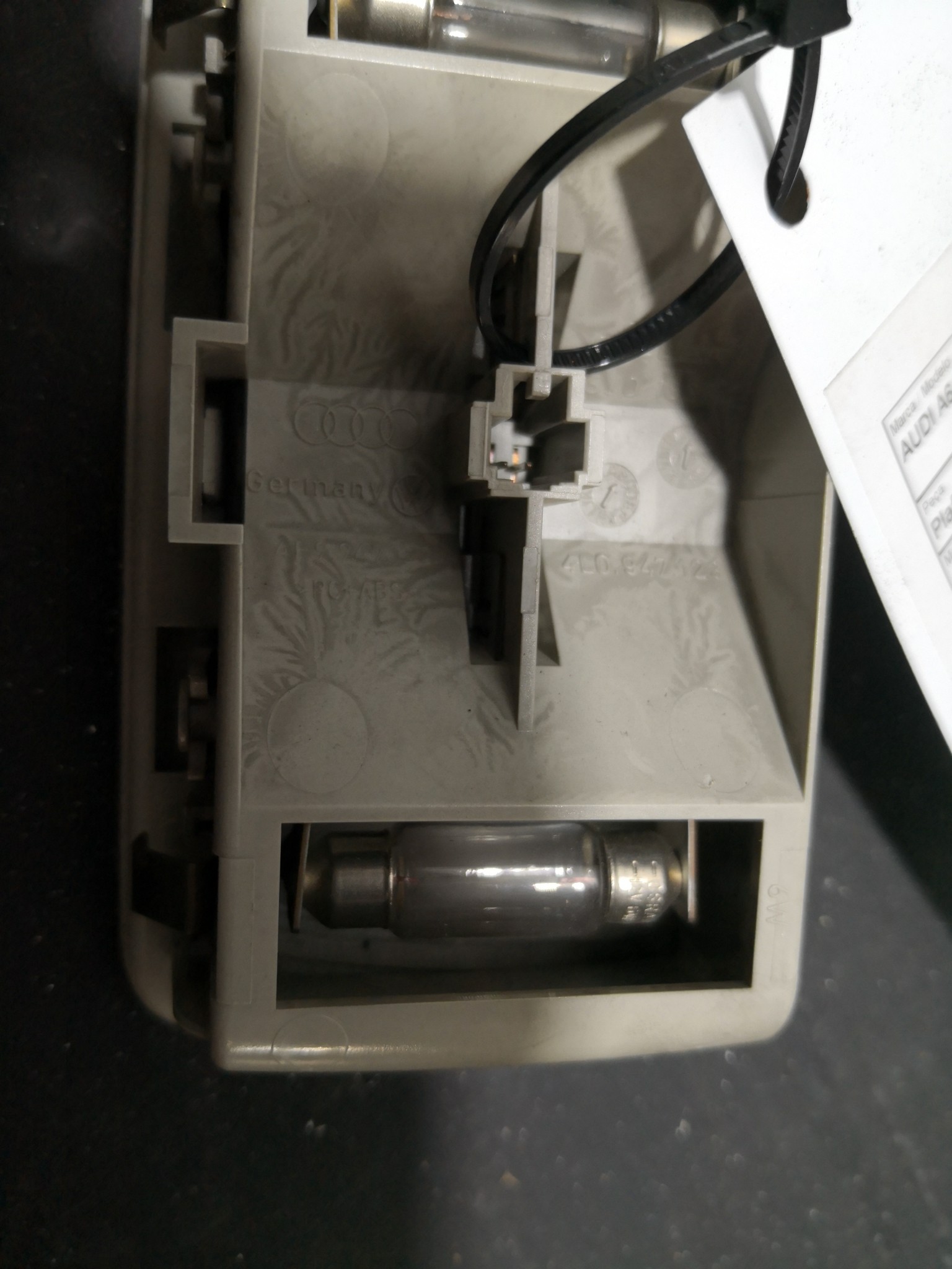 Plafonier  AUDI A6 Allroad (4FH, C6) | 06 - 11 Imagem-1