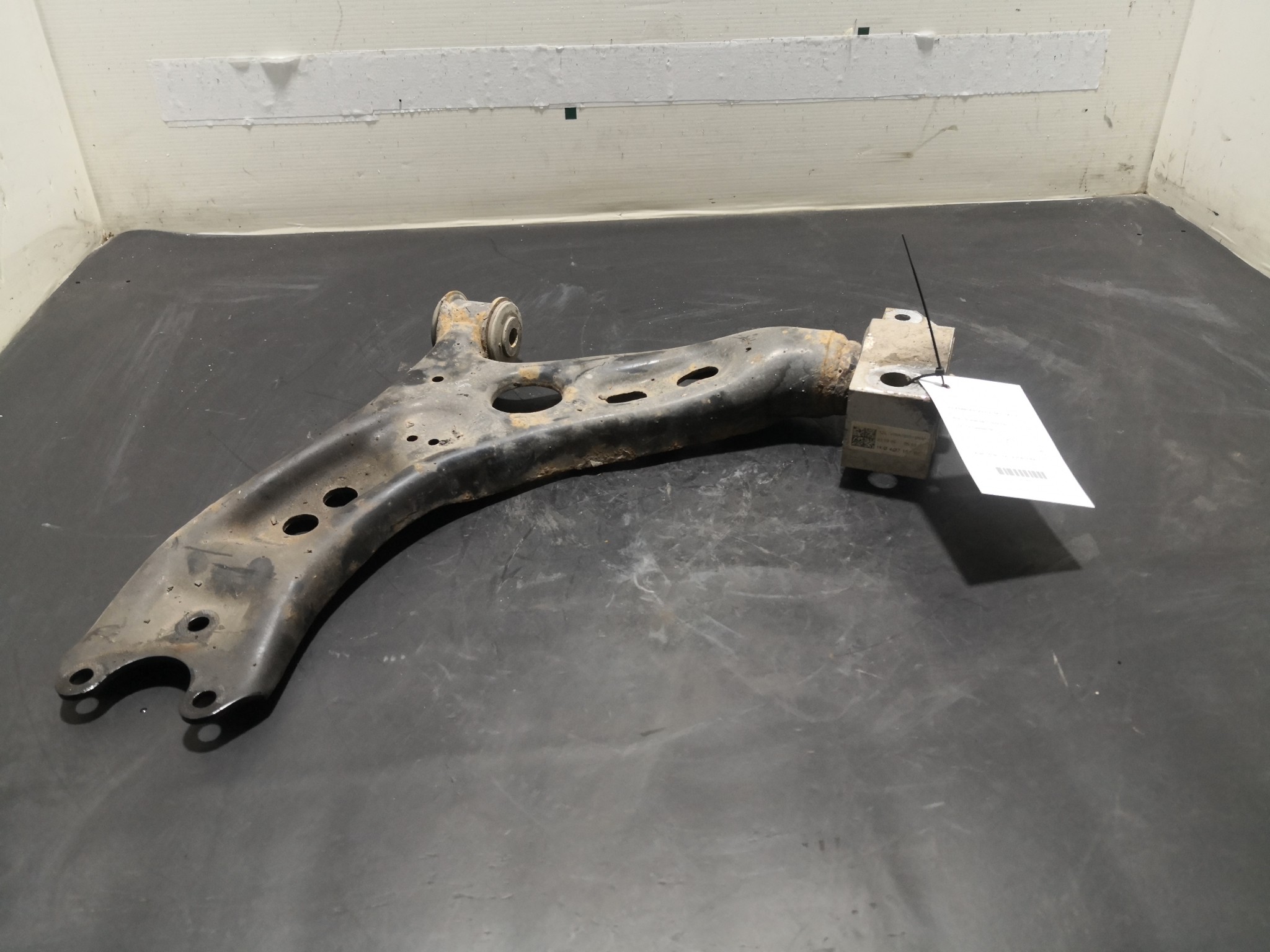 Braço Suspensão Frente Esq VOLKSWAGEN - ID S_89206