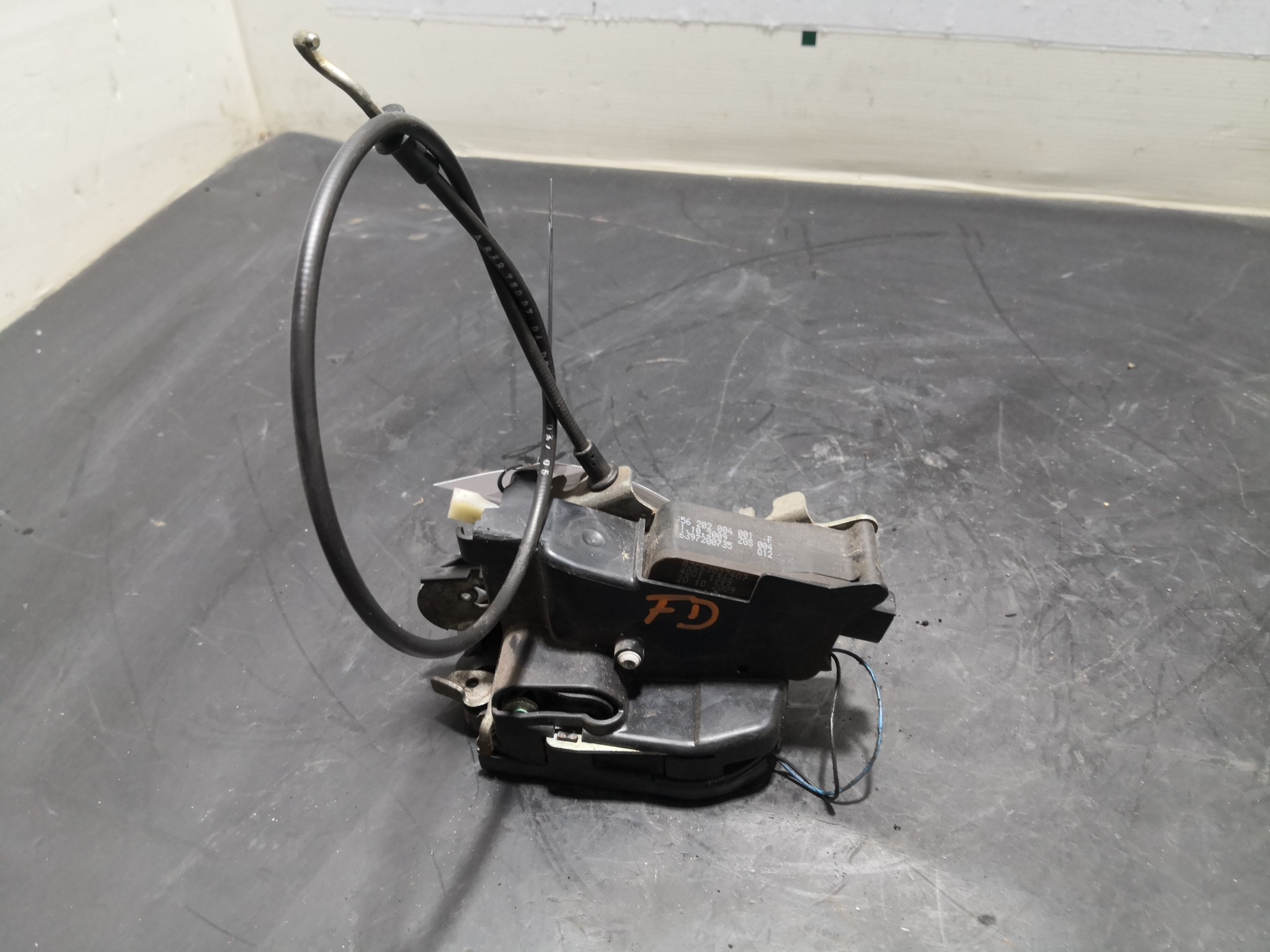 Fecho da Porta Frente Dto MERCEDES-BENZ - ID S_89303