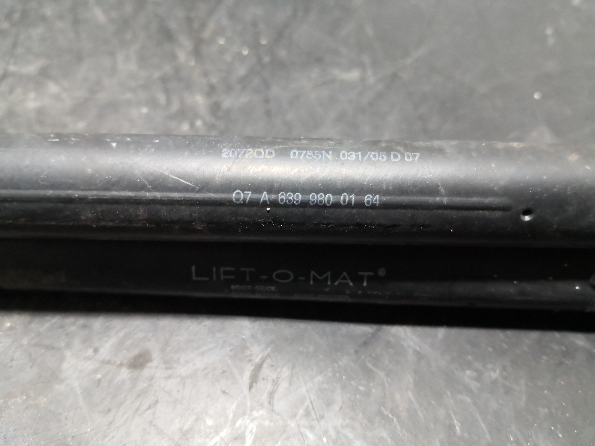 Amortecedores de Mala MERCEDES-BENZ VITO Autocarro (W639) | 03 -  Imagem-1