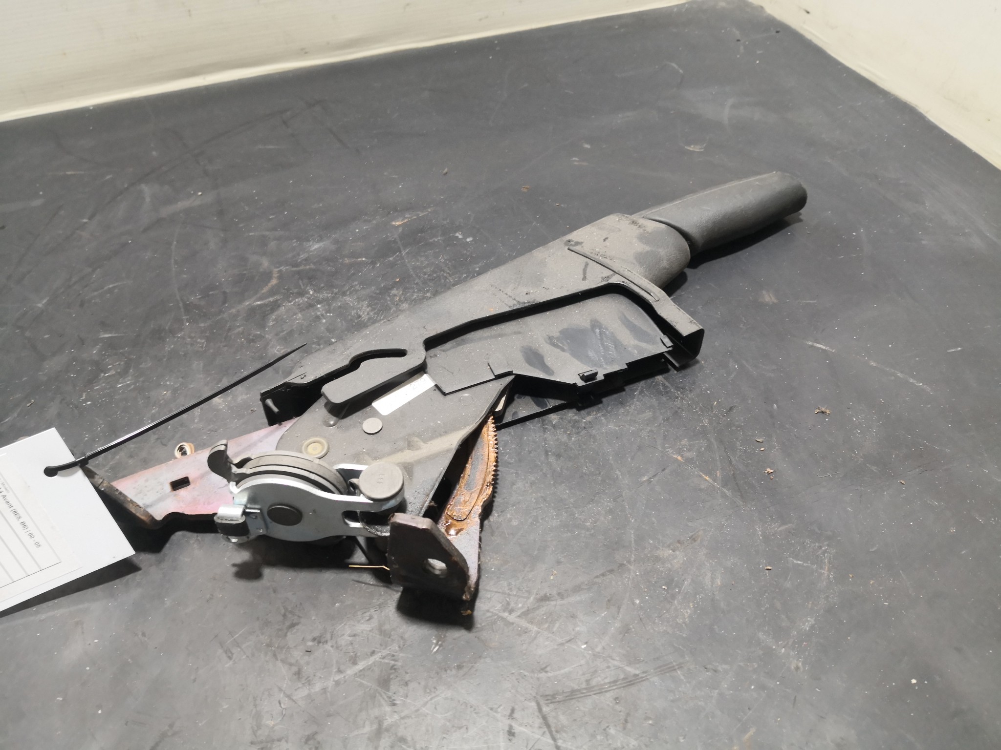 Travão de Mão AUDI A4 Avant (8E5, B6) | 00 - 05 Imagem-1