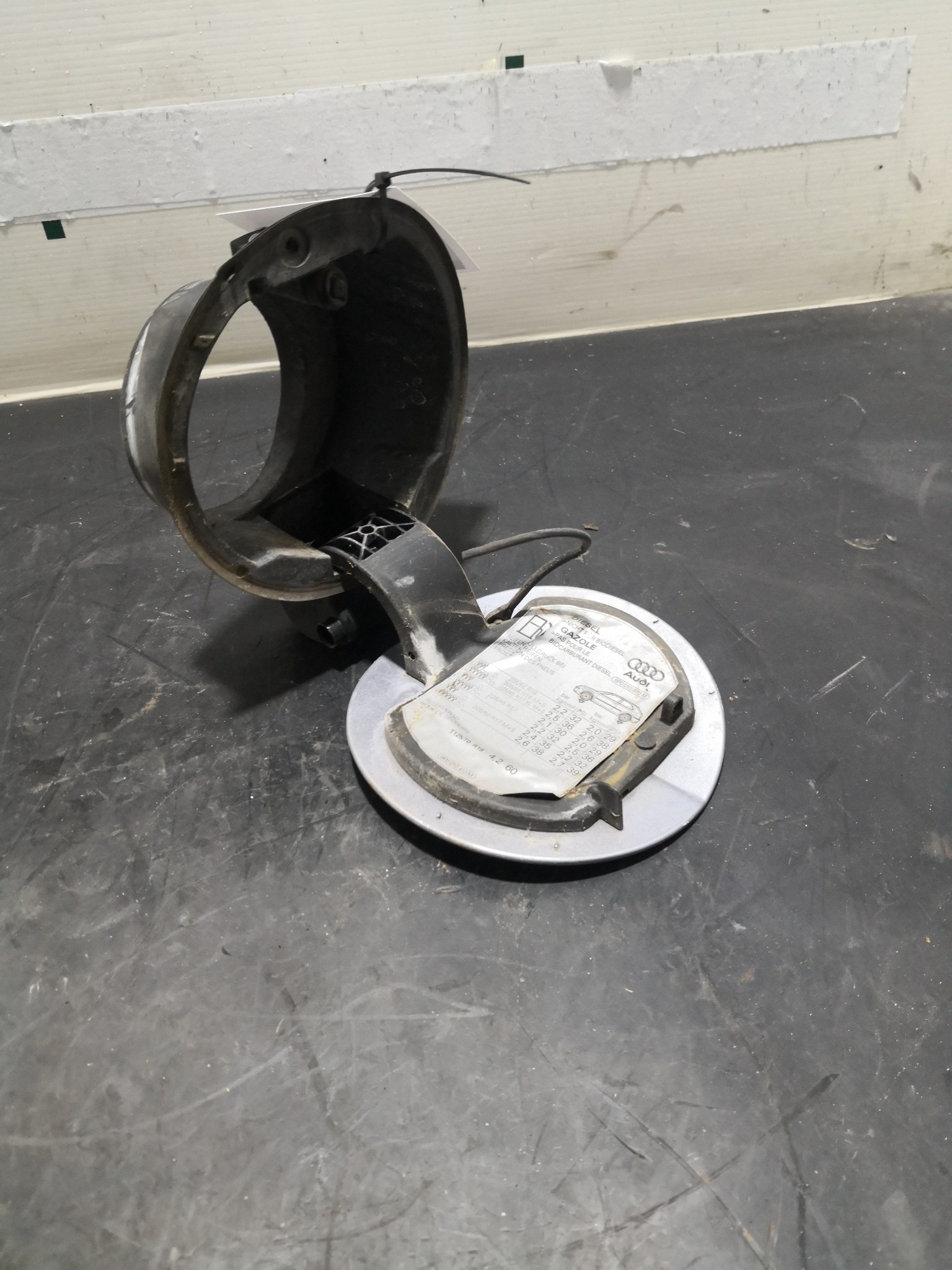 Tampa Exterior de Combustivel AUDI A3 (8P1) | 03 - 13 Imagem-1