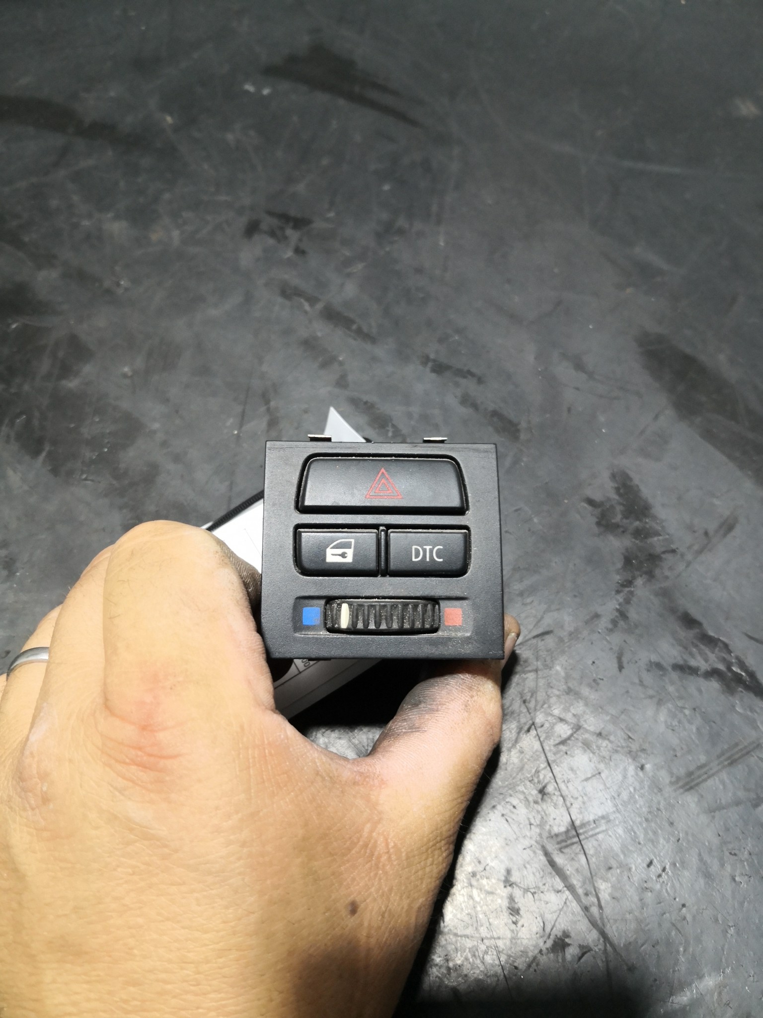 Botão 4 Piscas BMW 3 (E90) | 04 - 12 Imagem-1