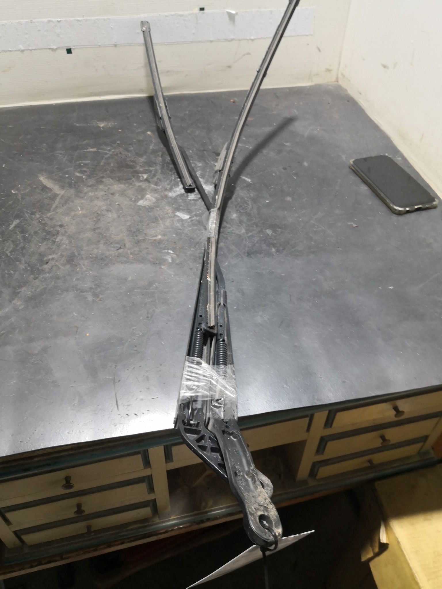 Hastes Limpa Vidros da Frente PEUGEOT - ID S_89951