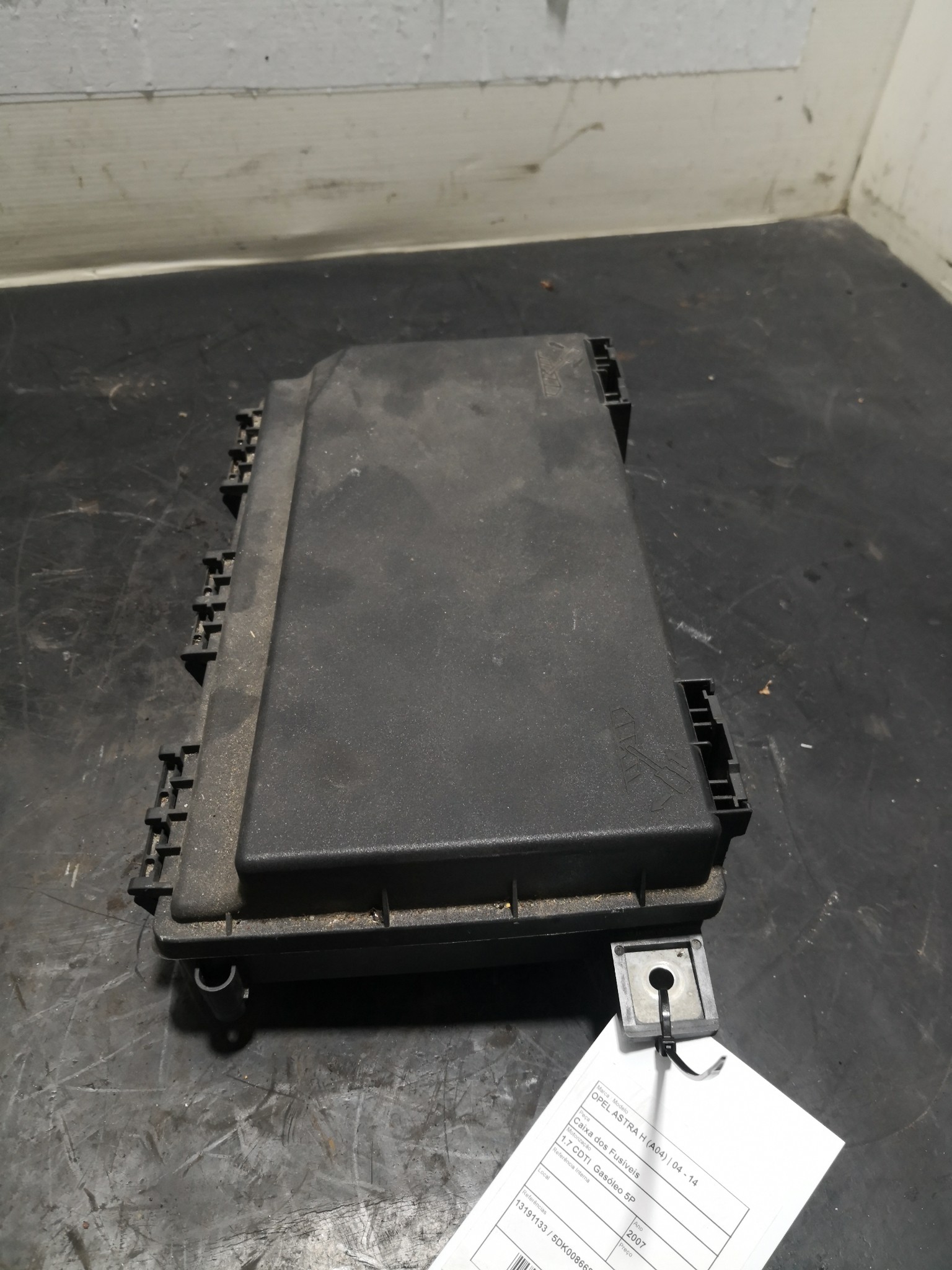 Caixa dos Fusíveis OPEL - ID S_89977