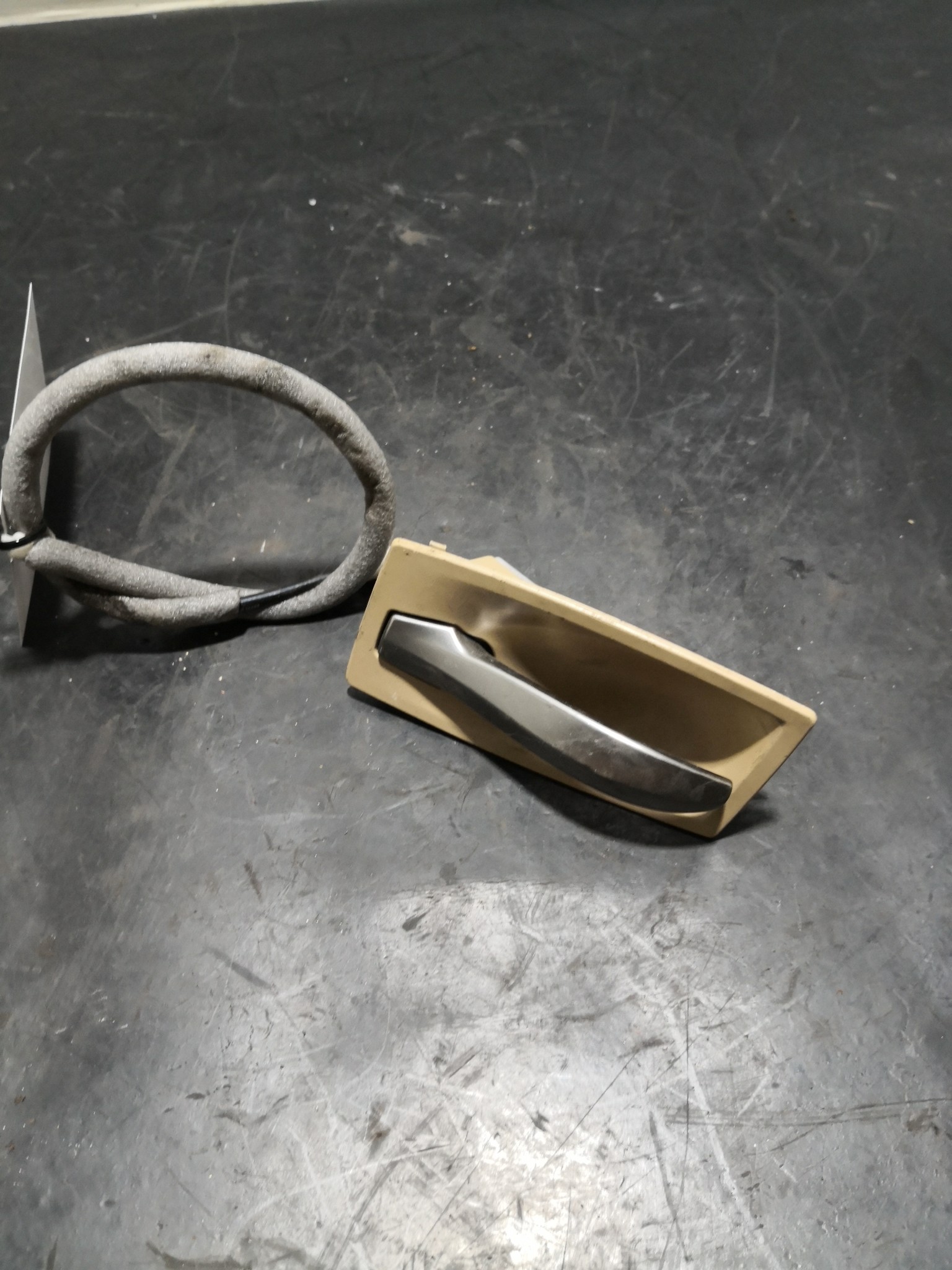 Puxador Interior Frt Esq BMW 5 (E60) | 01 - 10 Imagem-1