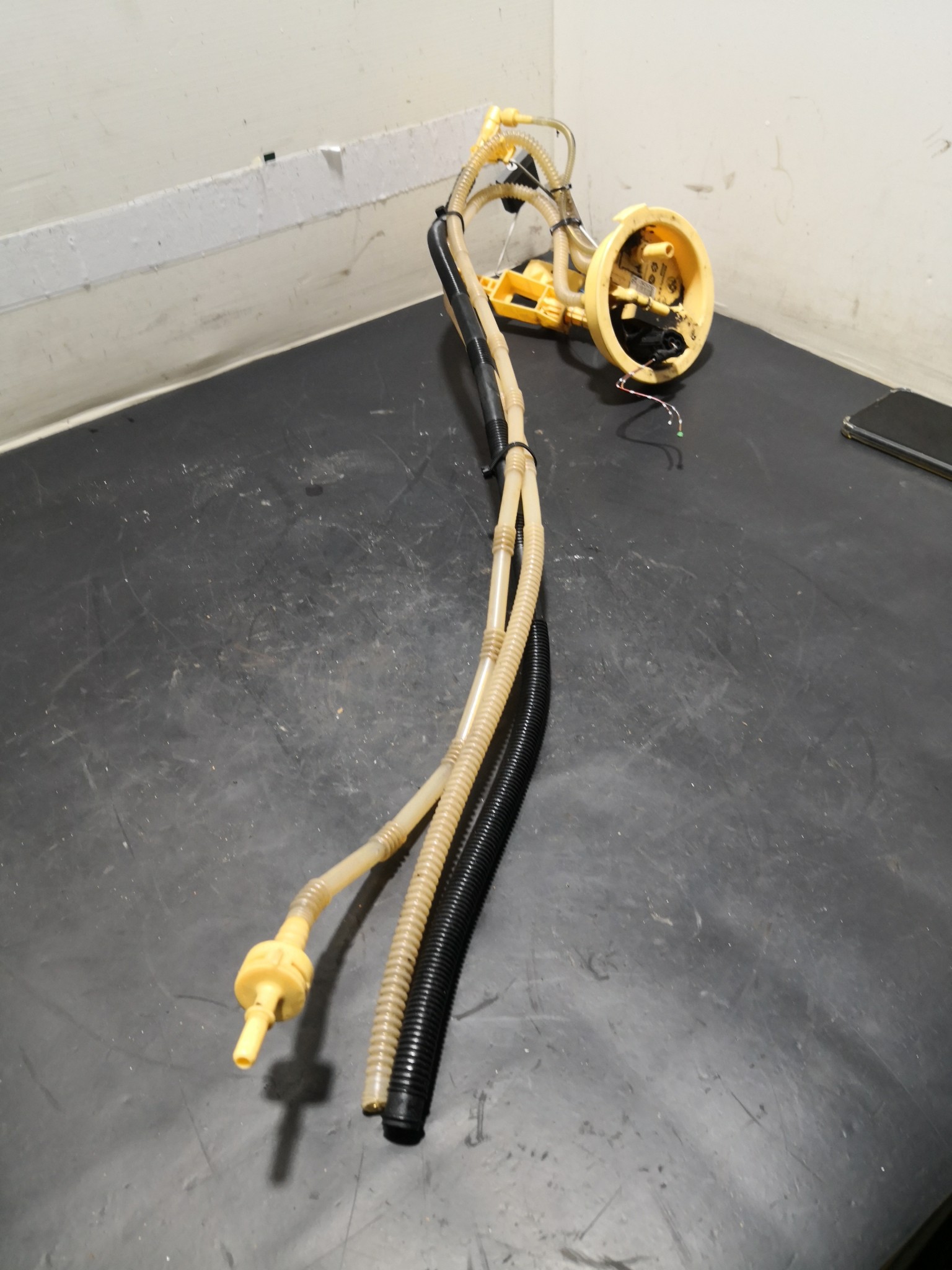 Boia do Combustível BMW 3 (E90) | 04 - 12 Imagem-1