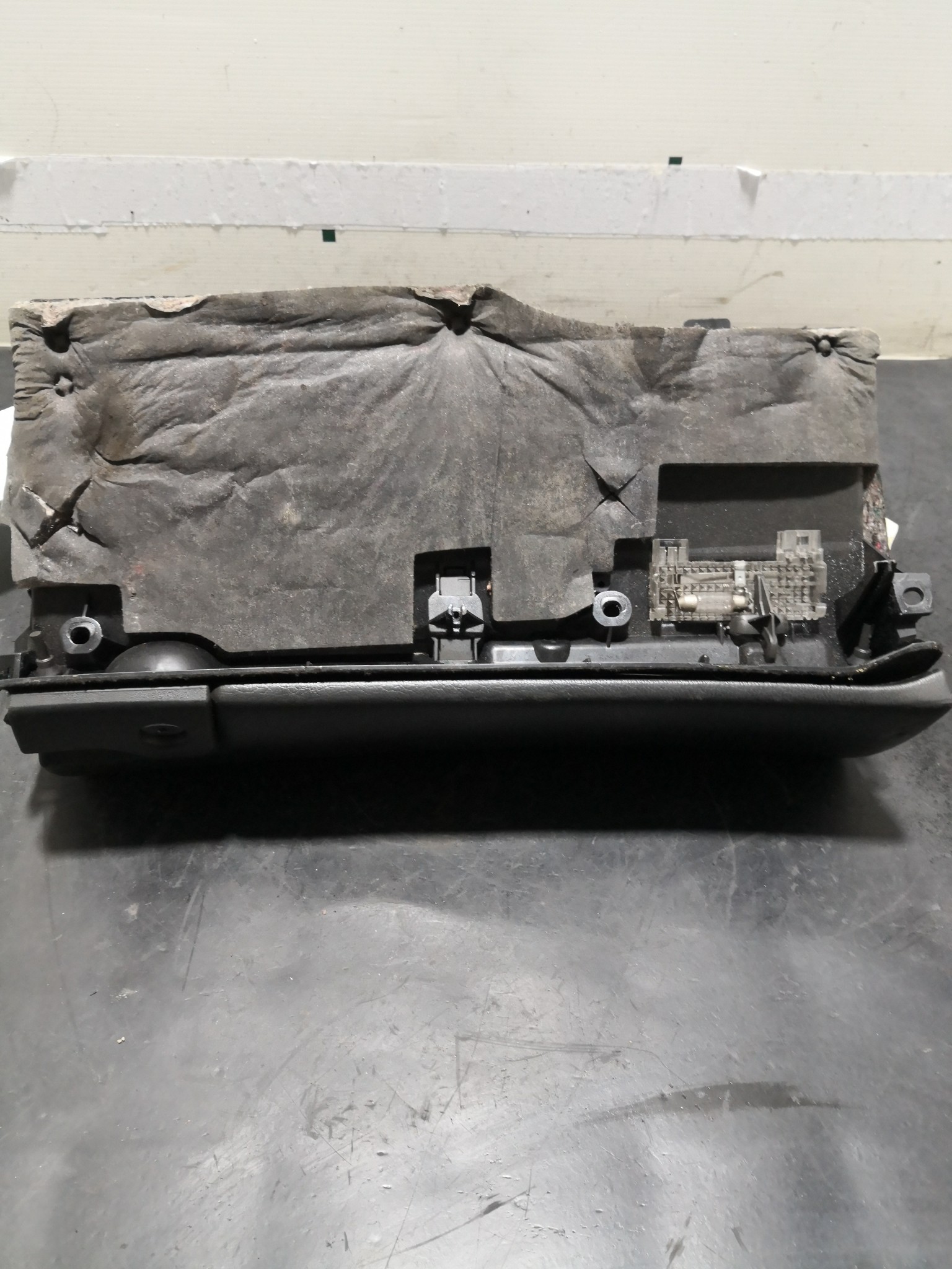 Porta Luvas MERCEDES-BENZ C-CLASS (W203) | 00 - 07 Imagem-1