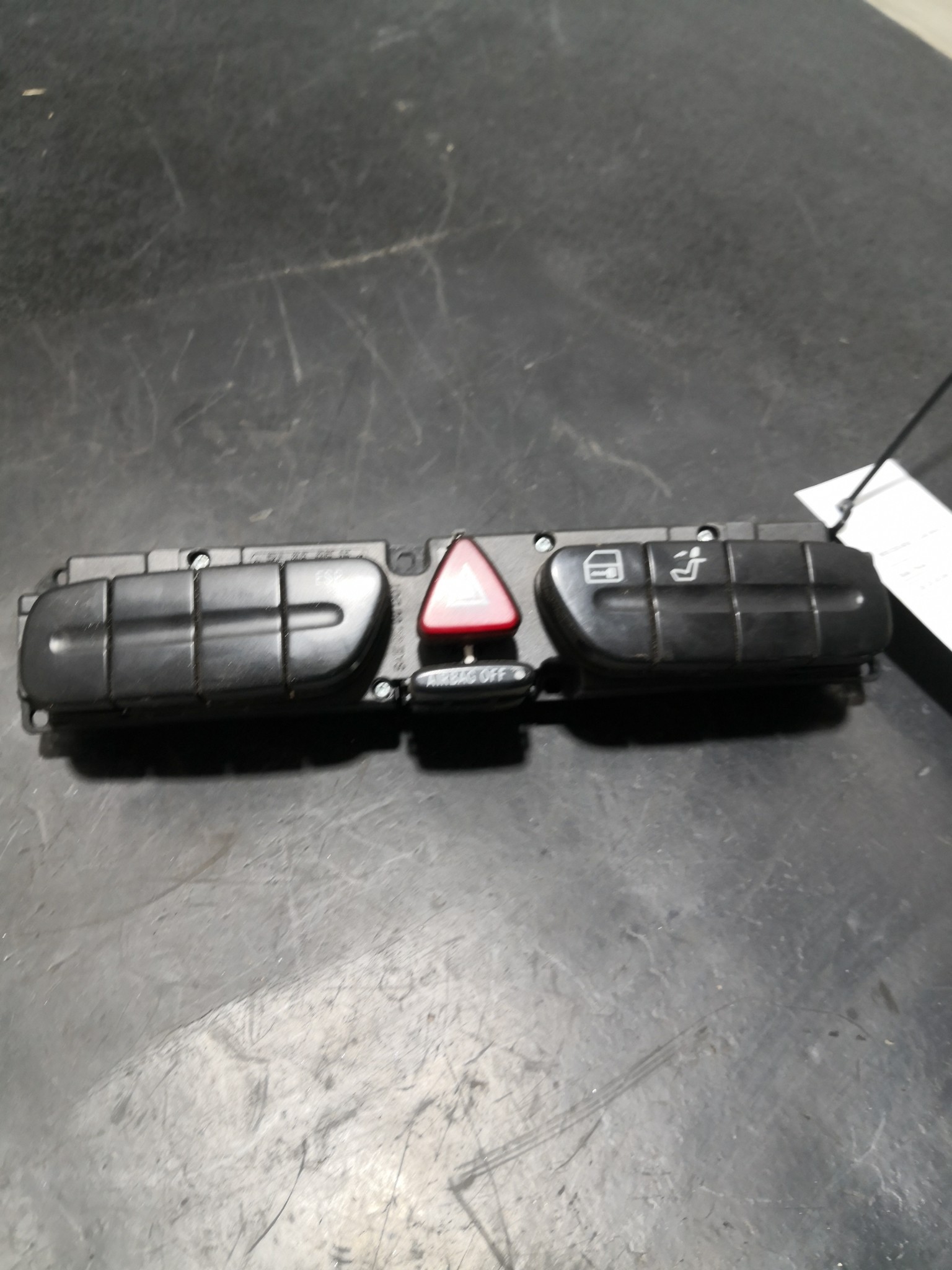 Botão 4 Piscas MERCEDES-BENZ - ID S_90160