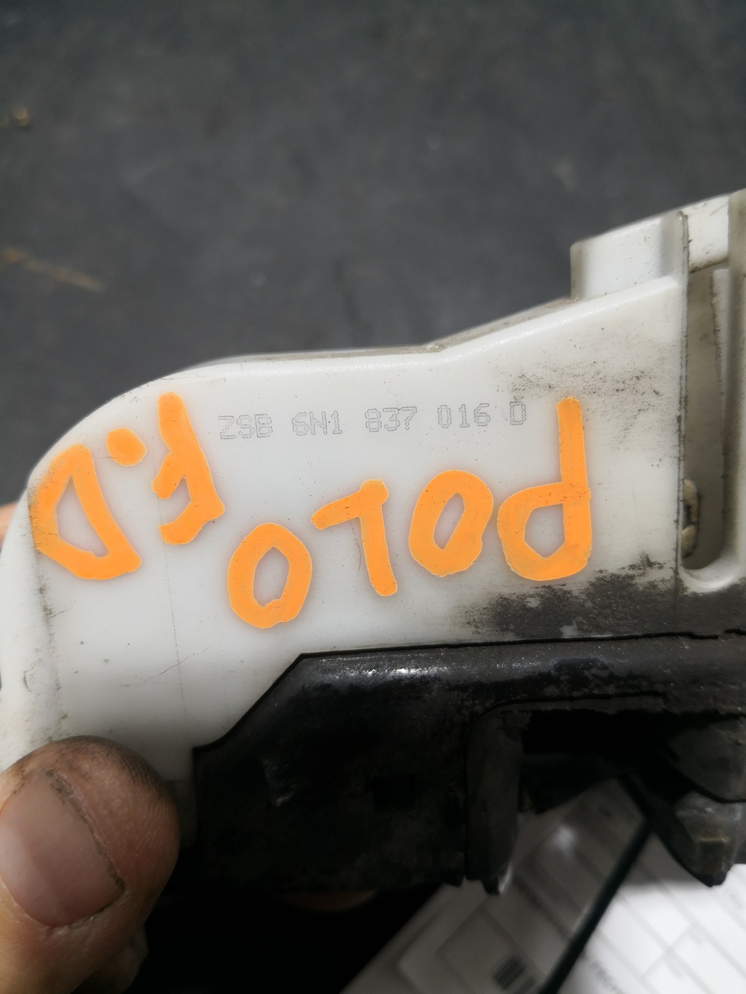 Fecho da Porta Frente Dto VOLKSWAGEN - ID S_90217