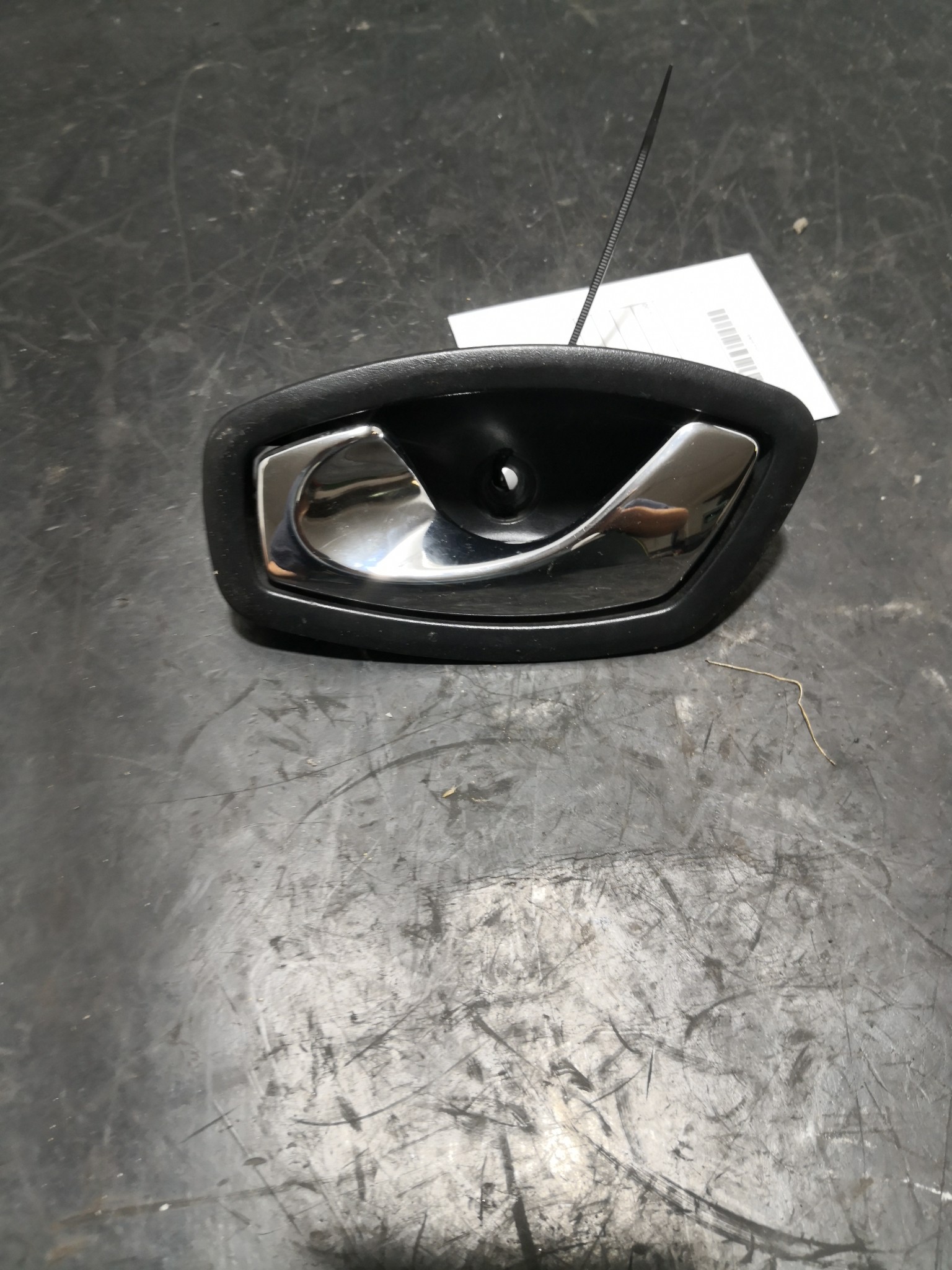 Puxador Interior Trás Esq RENAULT MEGANE III Hatchback (BZ0/1_) | 08 -  Imagem-1