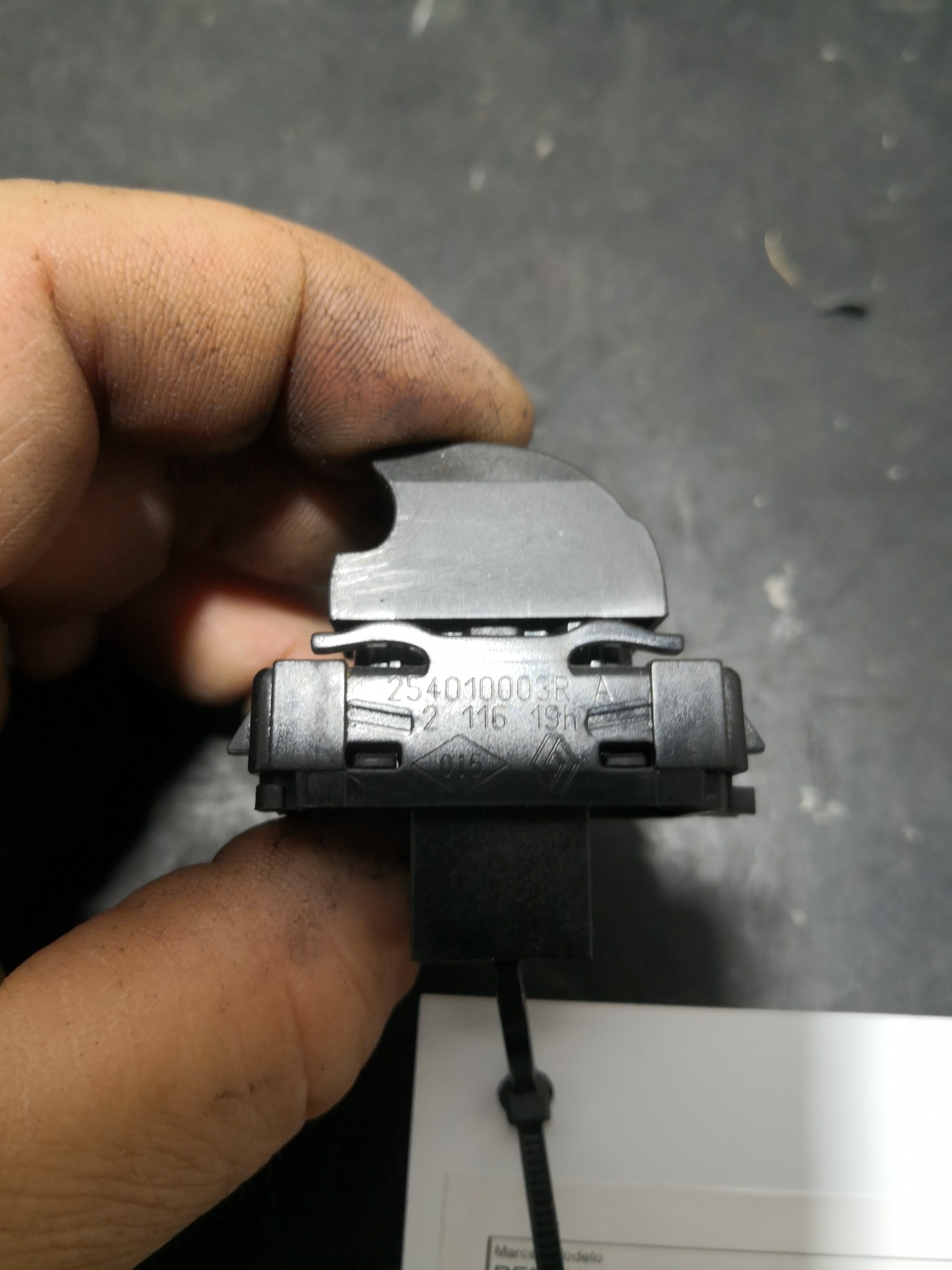 Botão Vidros RENAULT MEGANE III Hatchback (BZ0/1_) | 08 -  Imagem-2