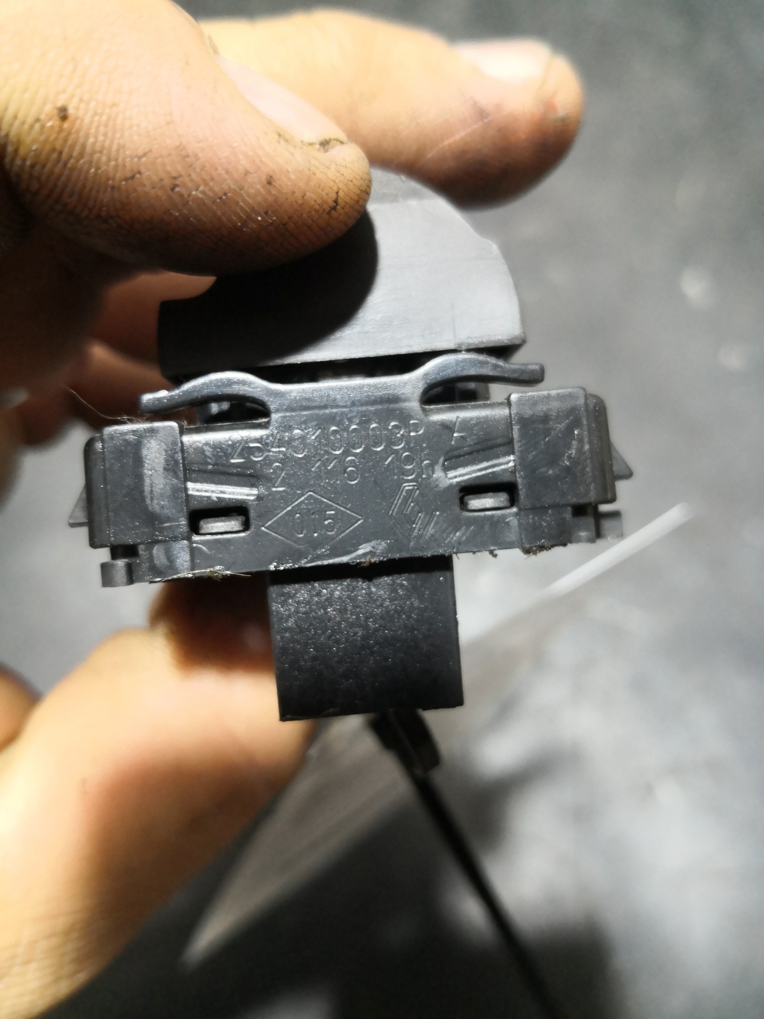 Botão Vidros RENAULT MEGANE III Hatchback (BZ0/1_) | 08 -  Imagem-1