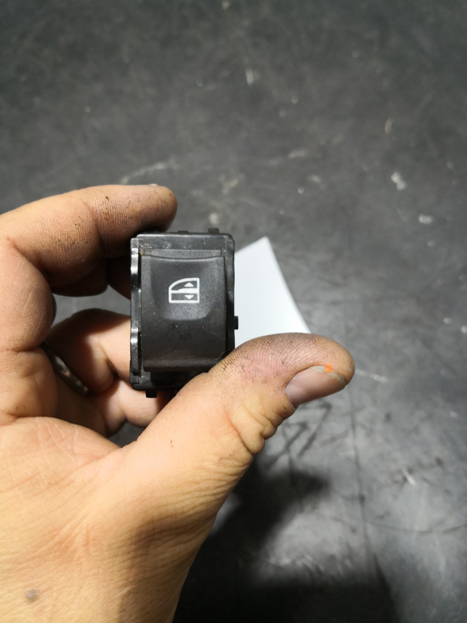 Botão Vidros RENAULT MEGANE III Hatchback (BZ0/1_) | 08 -  Imagem-2