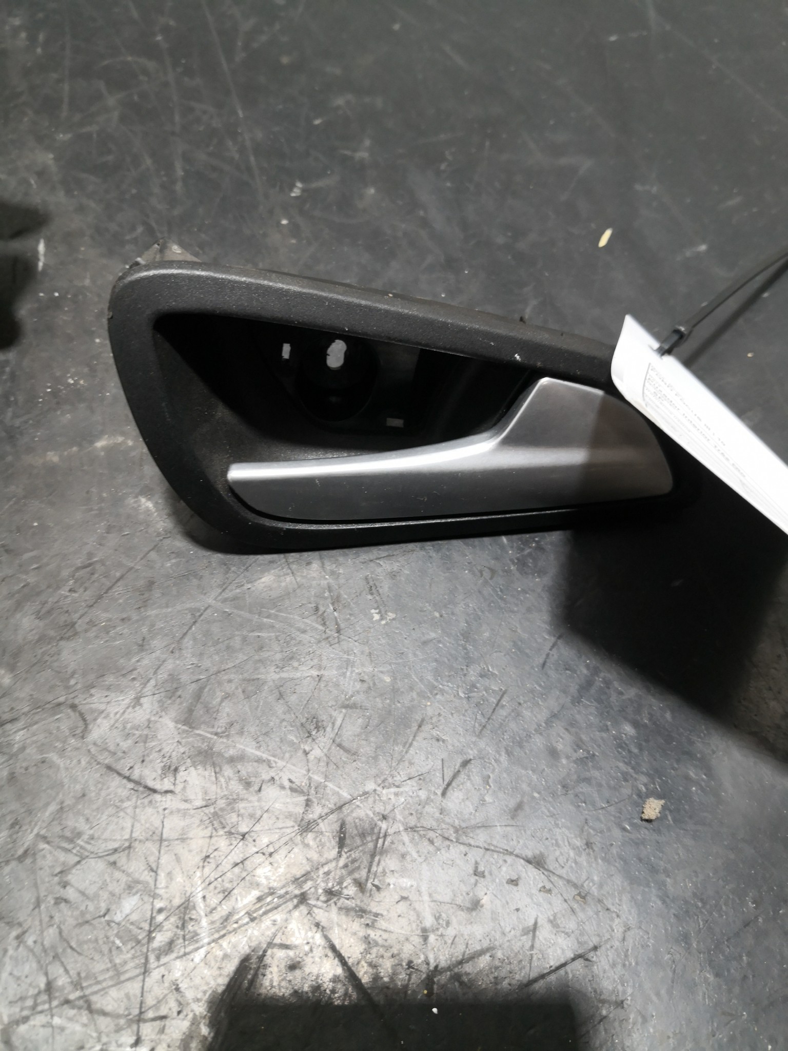 Puxador Interior Trás Dto FORD FOCUS III | 10 -  Imagem-1