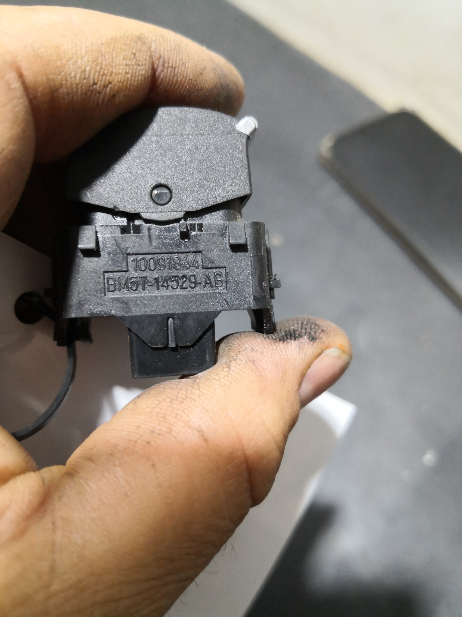 Botão Vidros FORD FOCUS III | 10 -  Imagem-1