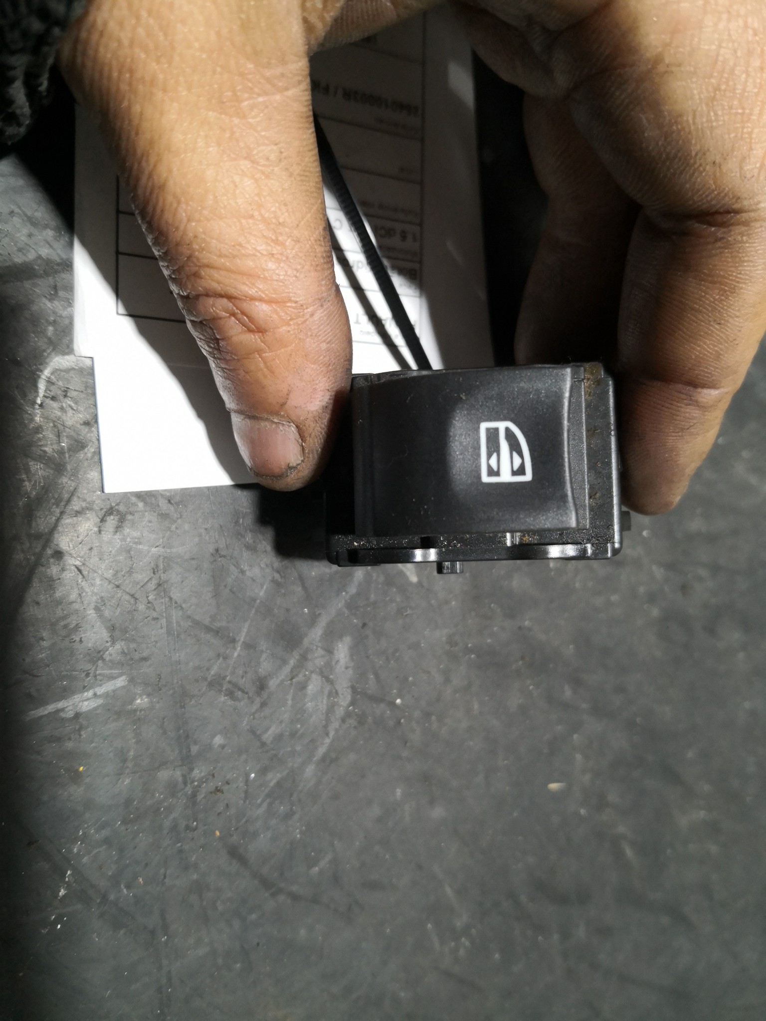 Botão Vidros RENAULT - ID S_91152