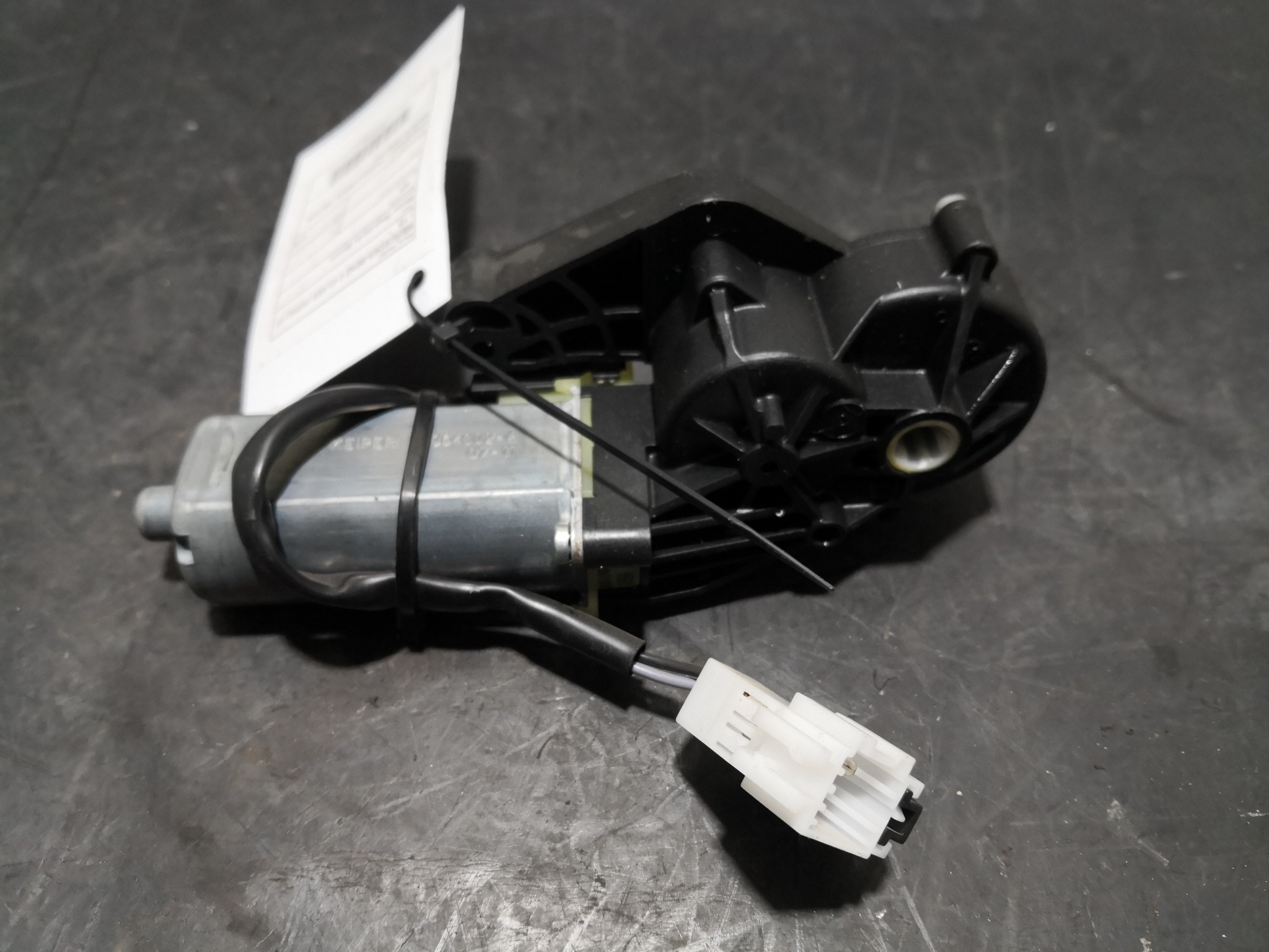 Motor Regulação Banco MERCEDES-BENZ C-CLASS (W204) | 07 - 15 Imagem-3