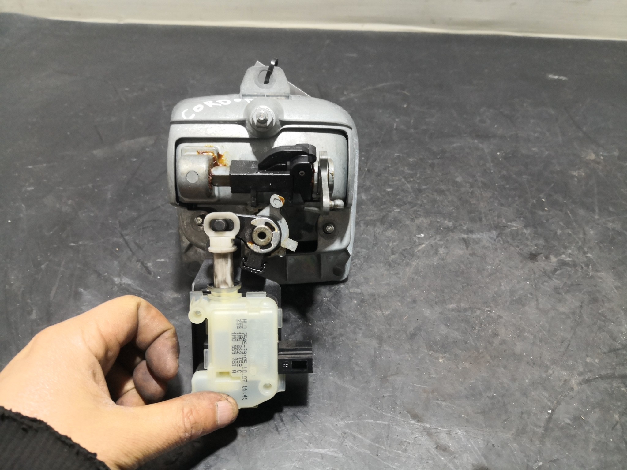 Puxador Exterior Mala  SEAT CORDOBA (6L2) | 02 - 09 Imagem-1