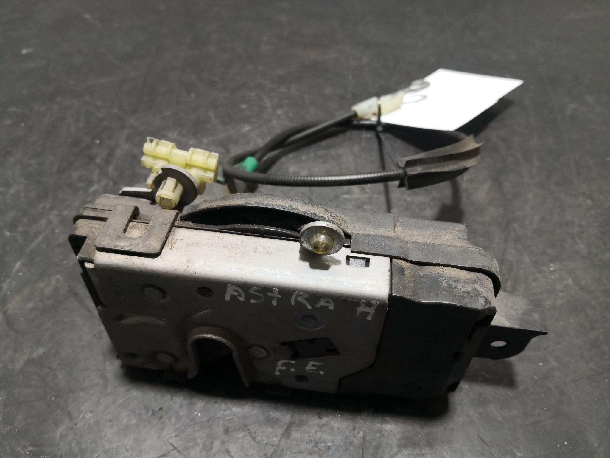 Fecho da Porta Frente Esq OPEL ASTRA H (A04) | 04 - 14 Imagem-4