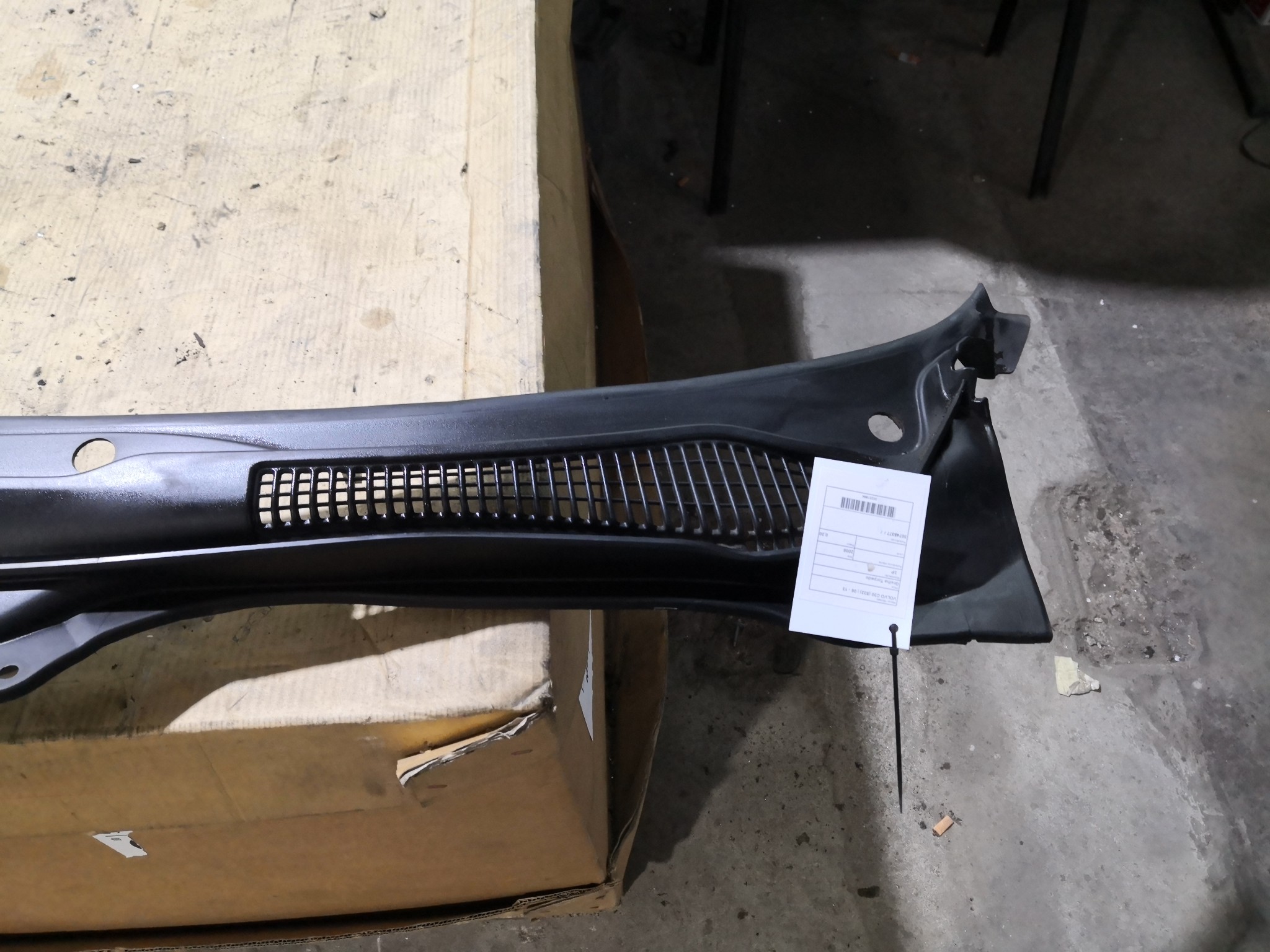 Grelha Torpedo VOLVO C30 (533) | 06 - 13 Imagem-1