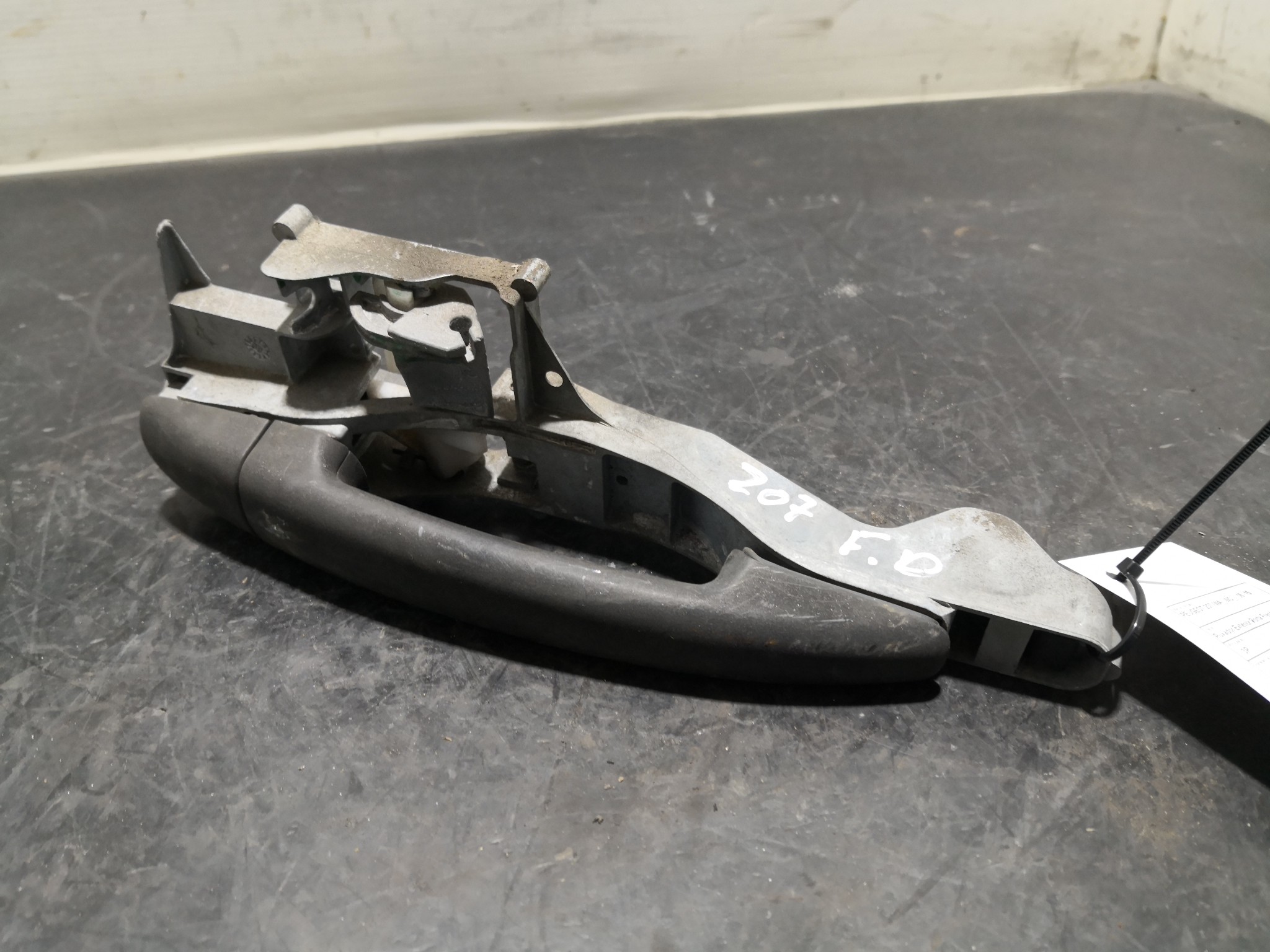 Puxador Exterior Porta Frente Dta PEUGEOT 207 (WA_, WC_) | 06 - 15 Imagem-1