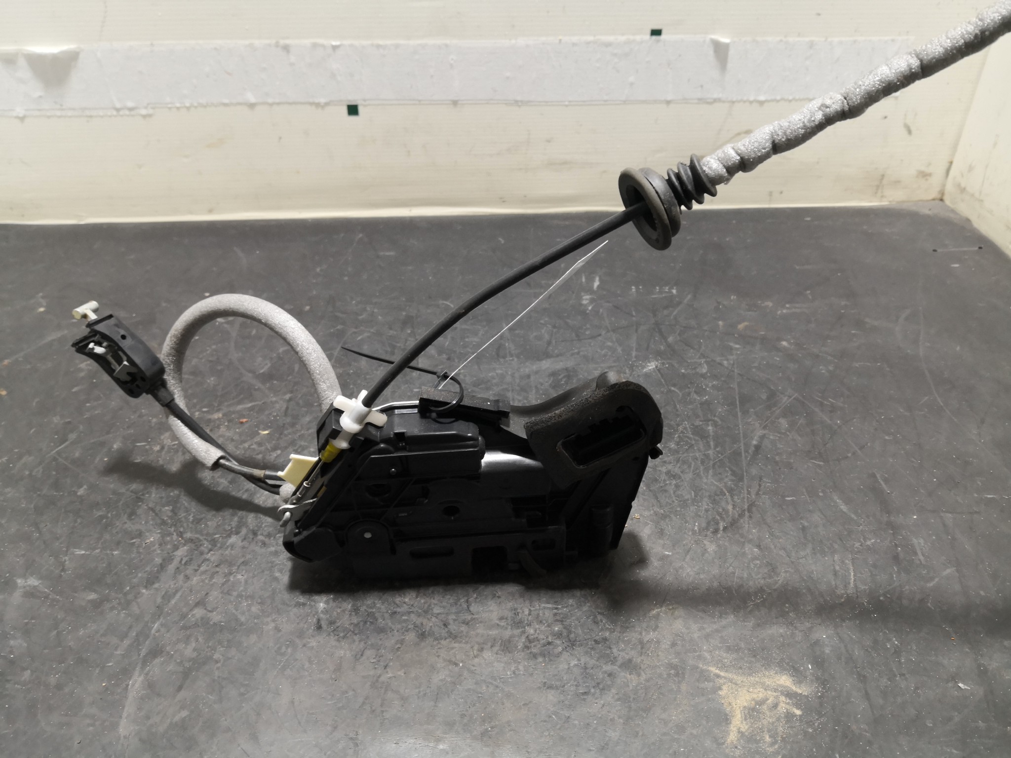 Fecho da Porta Frente Dto VOLKSWAGEN - ID S_91962