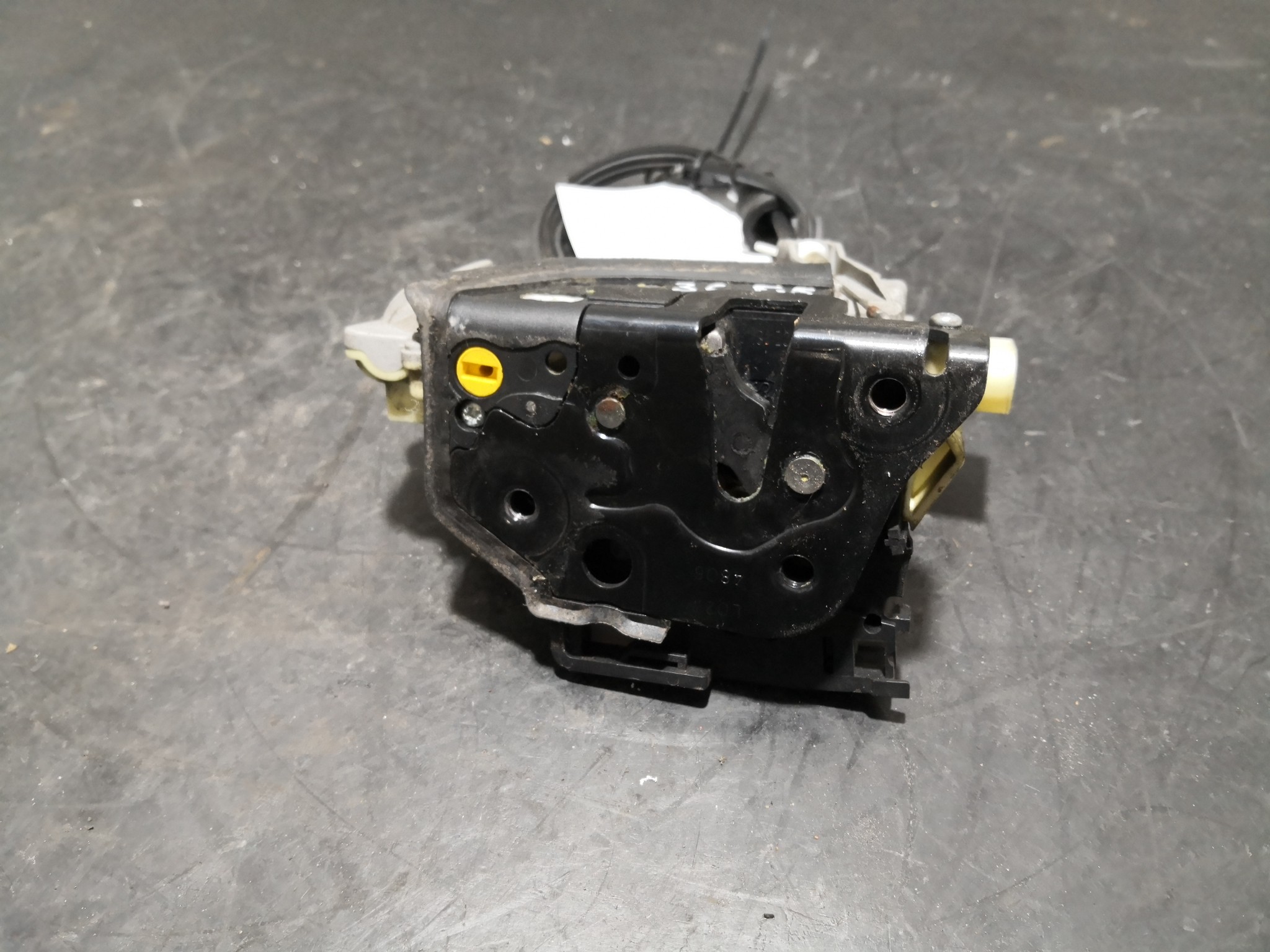 Fecho da Porta Frente Esq VOLKSWAGEN PASSAT (3C2) | 05 - 10 Imagem-4