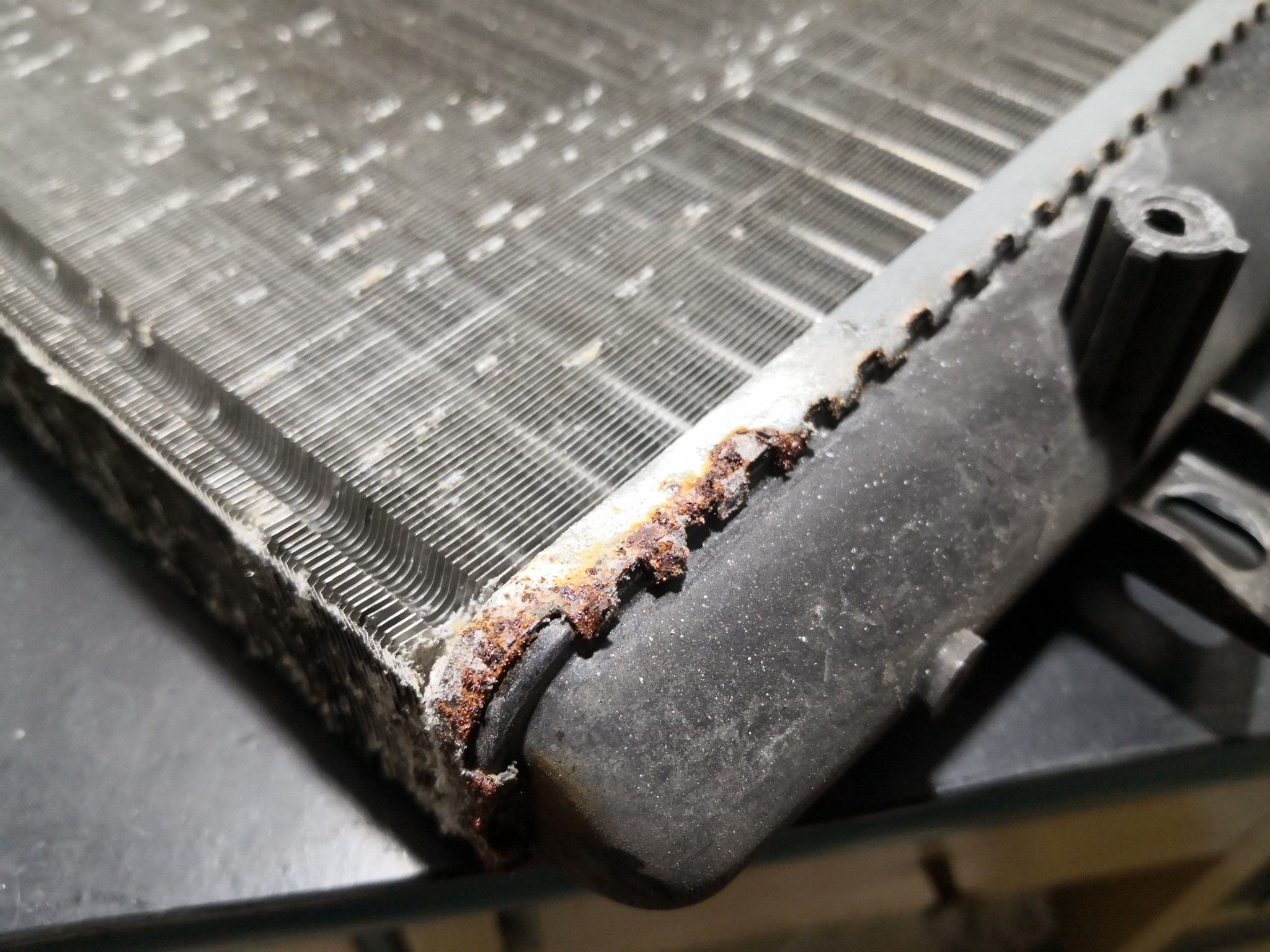 Radiador da água SKODA OCTAVIA II Combi (1Z5) | 04 - 13 Imagem-2