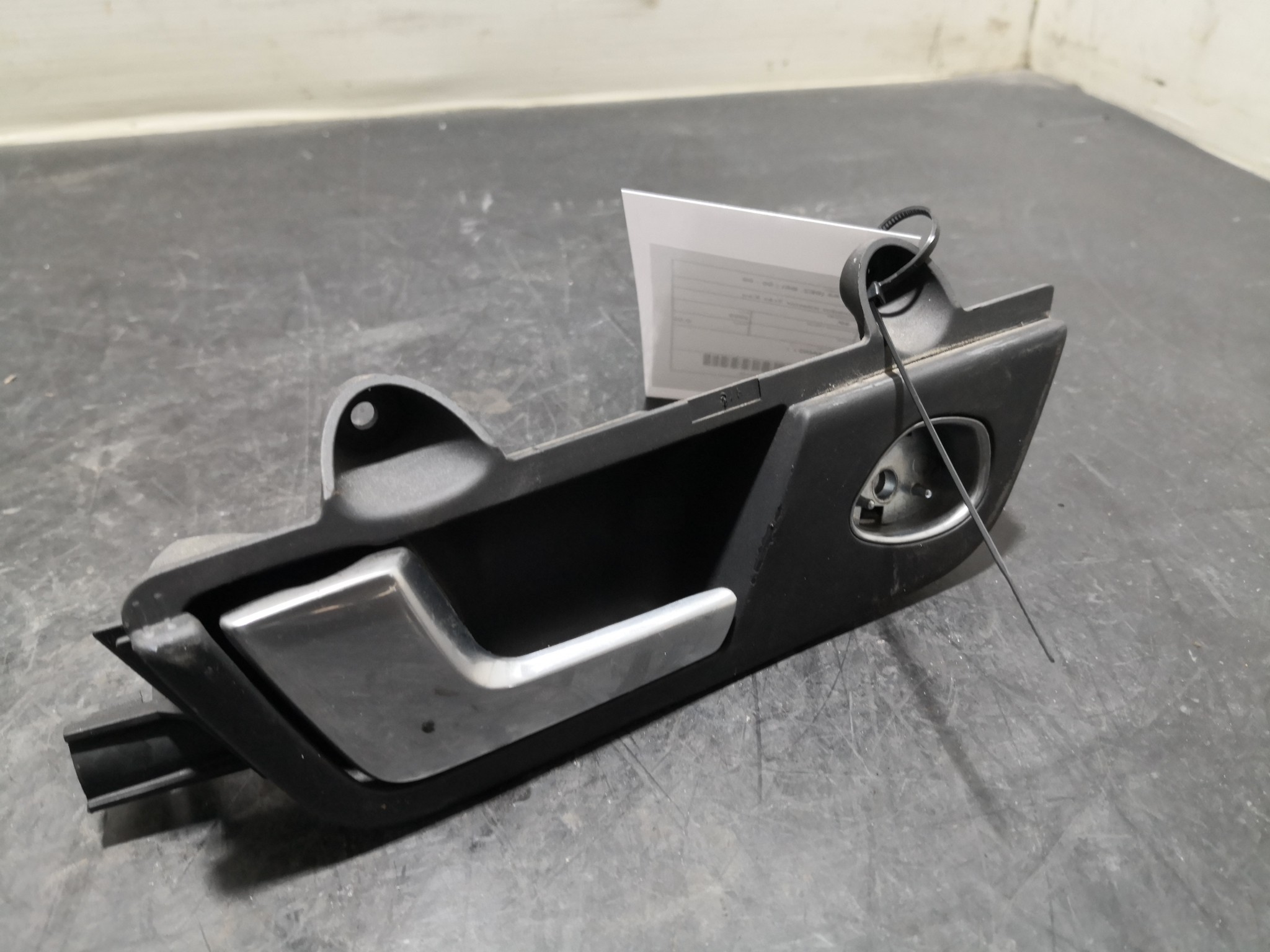 Puxador Interior Trás Esq AUDI - ID S_92114